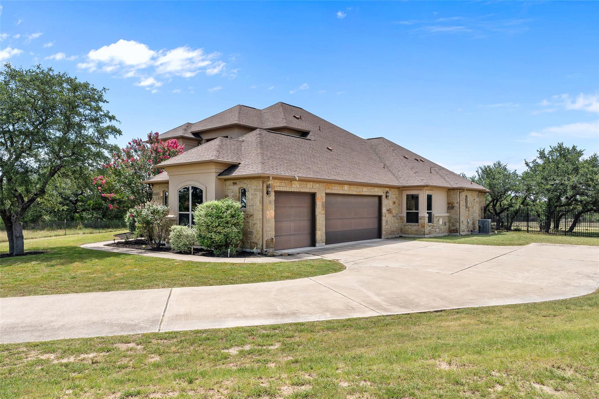 149 Sunrise CIR, Liberty Hill, TX 78642