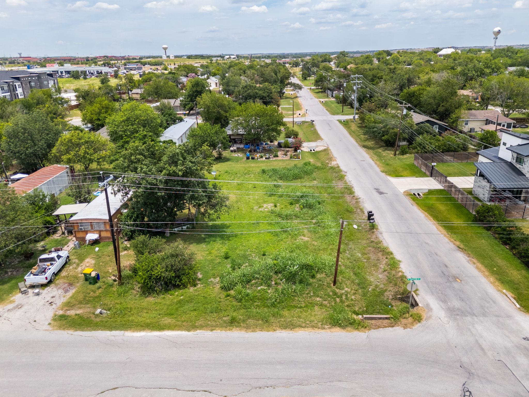 301 W Eggleston ST, Manor, TX 78653