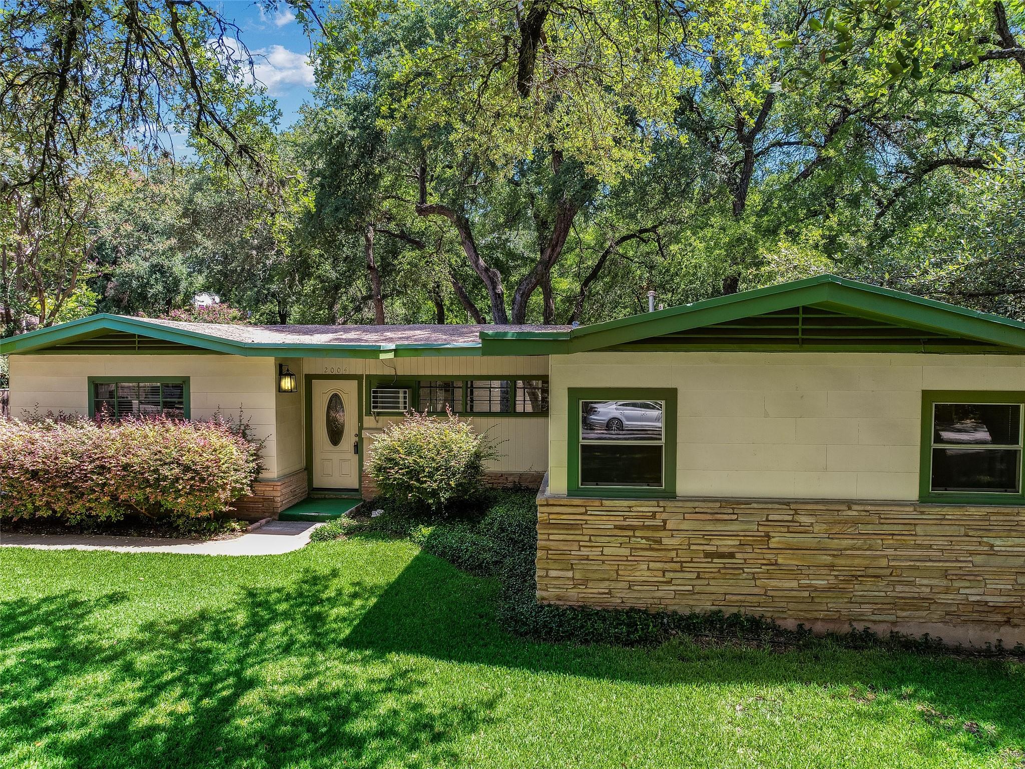 2004 Griswold LN, Austin, TX 78703