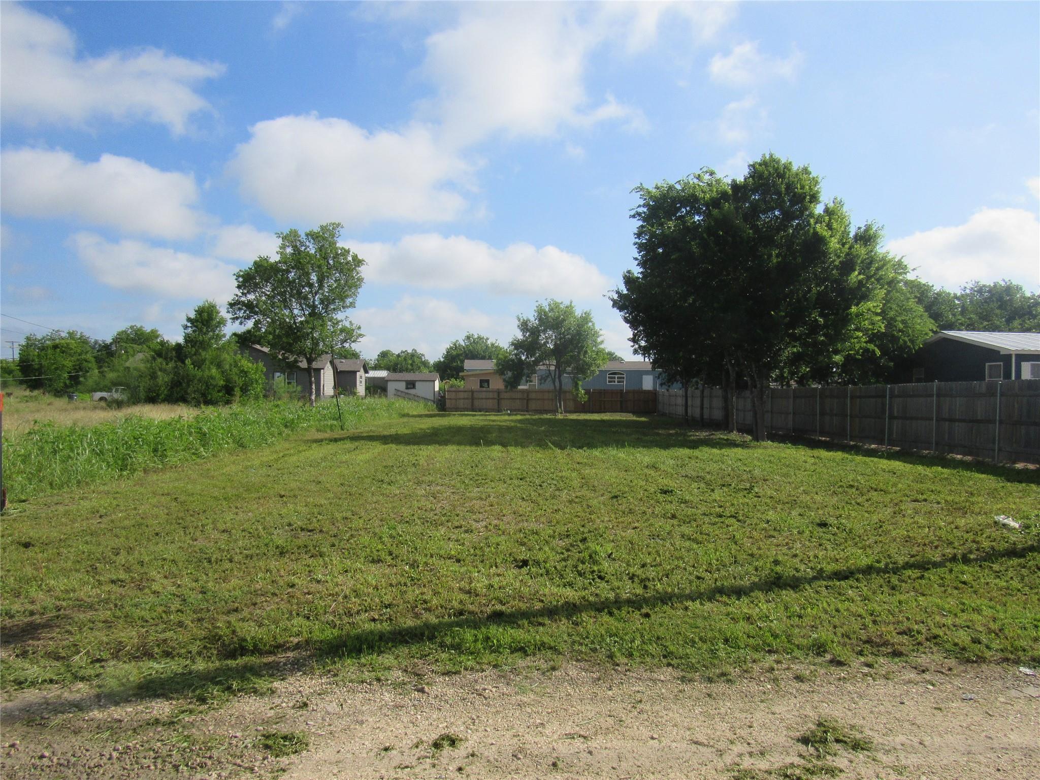 500 Arnold DR, Bartlett, TX 76511
