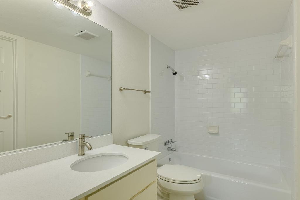 1208 Hollow Creek #105, Austin, TX 78704