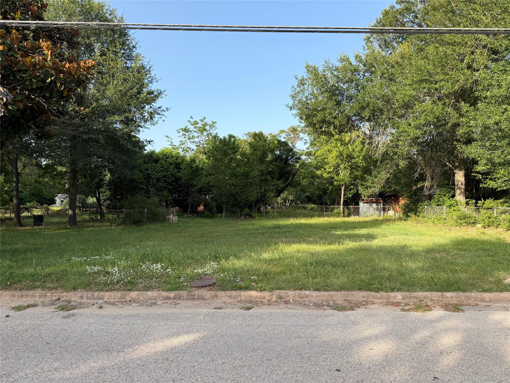 528 N Wilcox ST, Rockdale, TX 76567