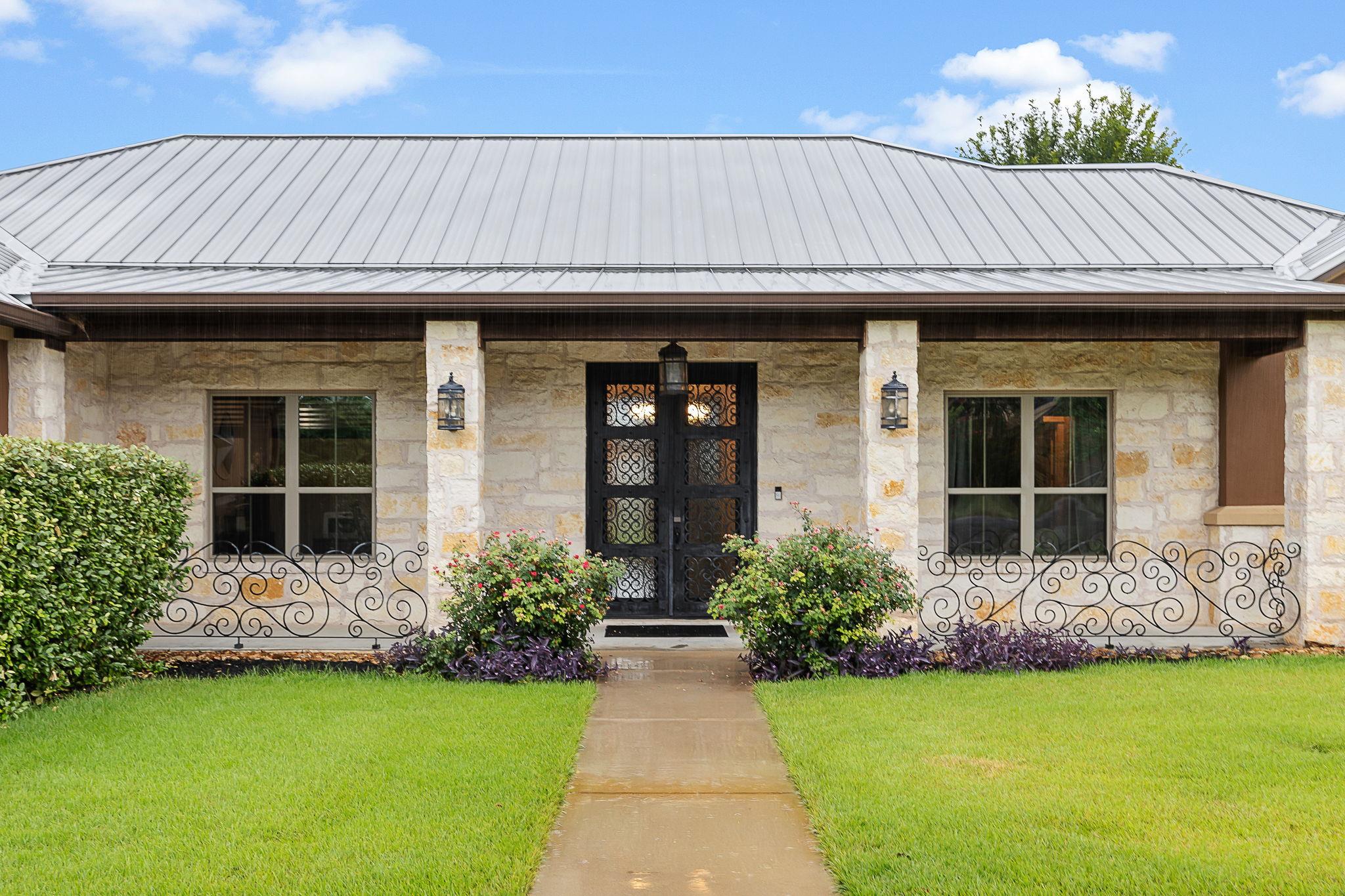 201 Eagle Valley LN, Liberty Hill, TX 78642