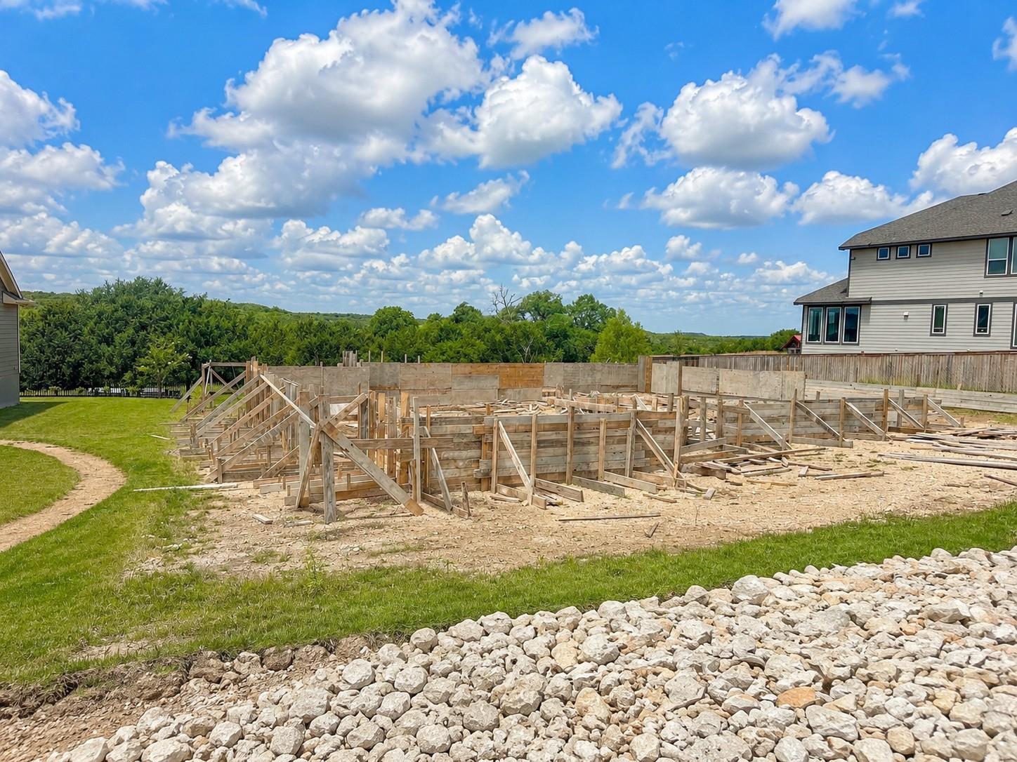 1621 Headwaters BLVD, Dripping Springs, TX 78620