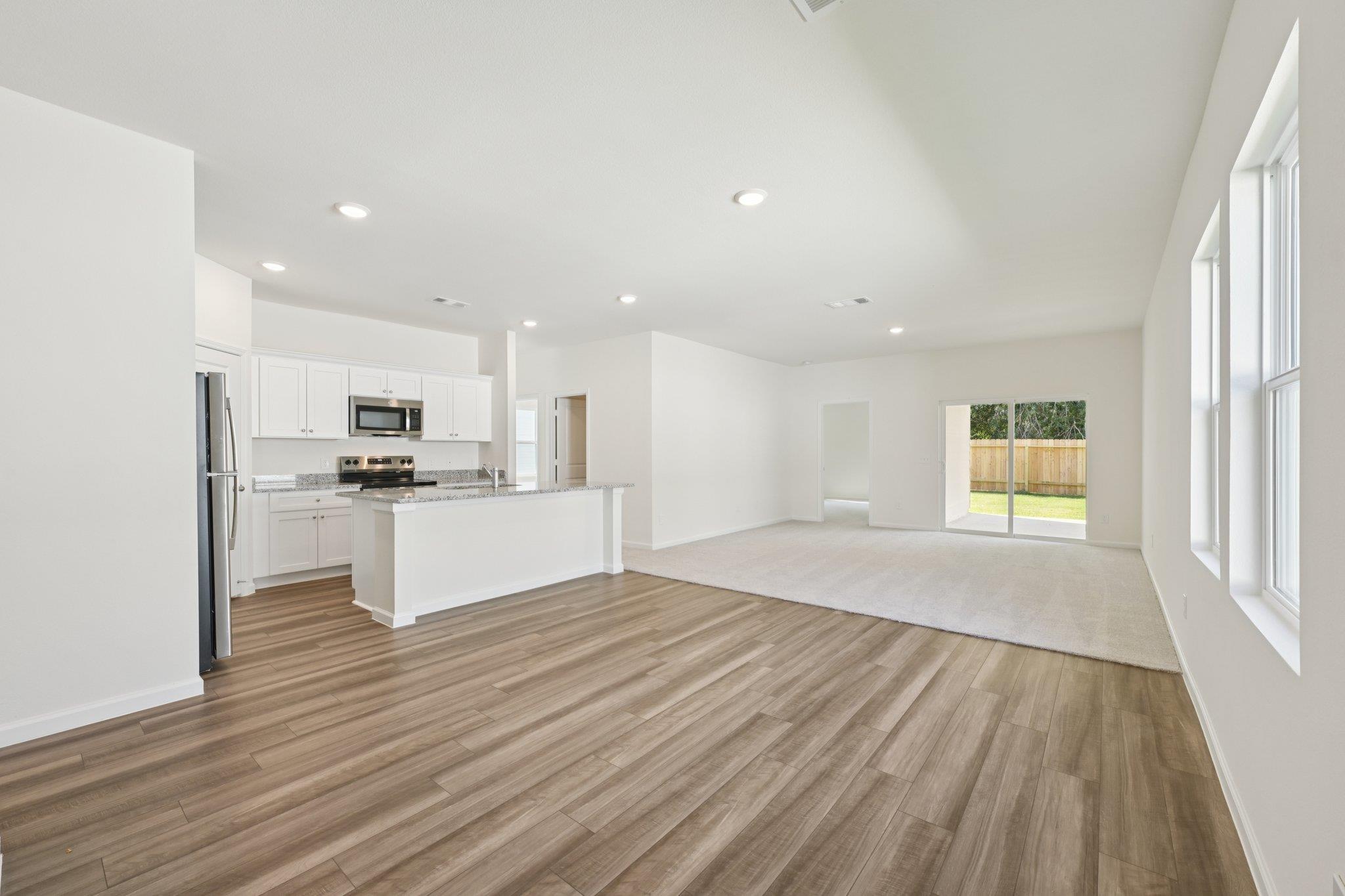 204 Sunlight Lake BLVD, Hutto, TX 78634
