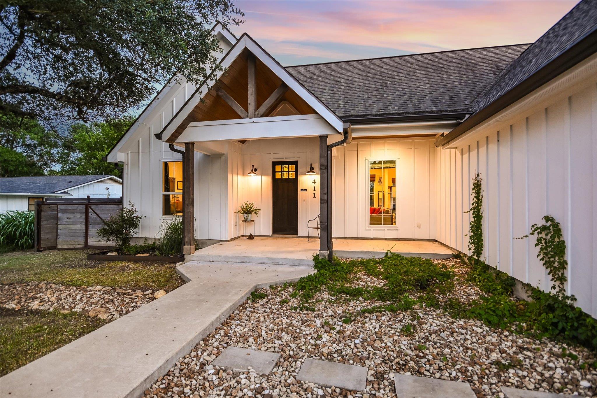 411 Whitetail DR, Manchaca, TX 78652