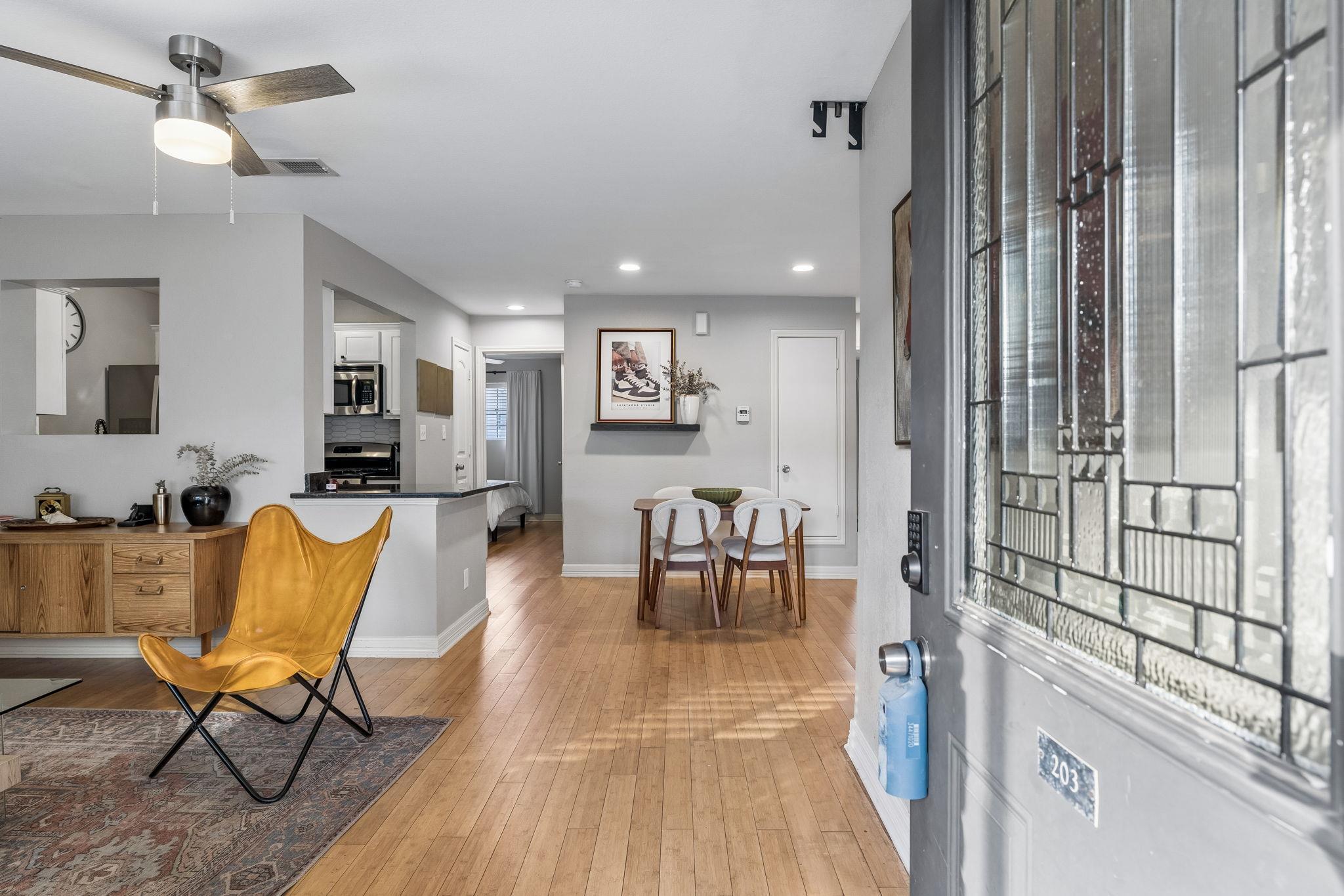1307 Norwalk LN #203, Austin, TX 78703