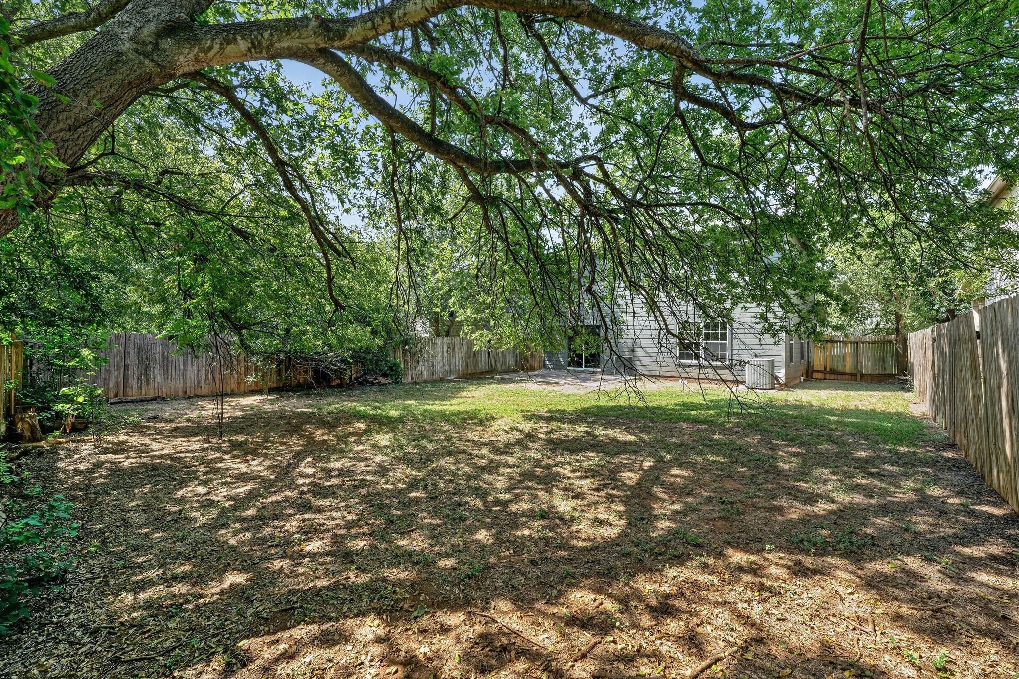 1422 Meadow PKWY, San Marcos, TX 78666