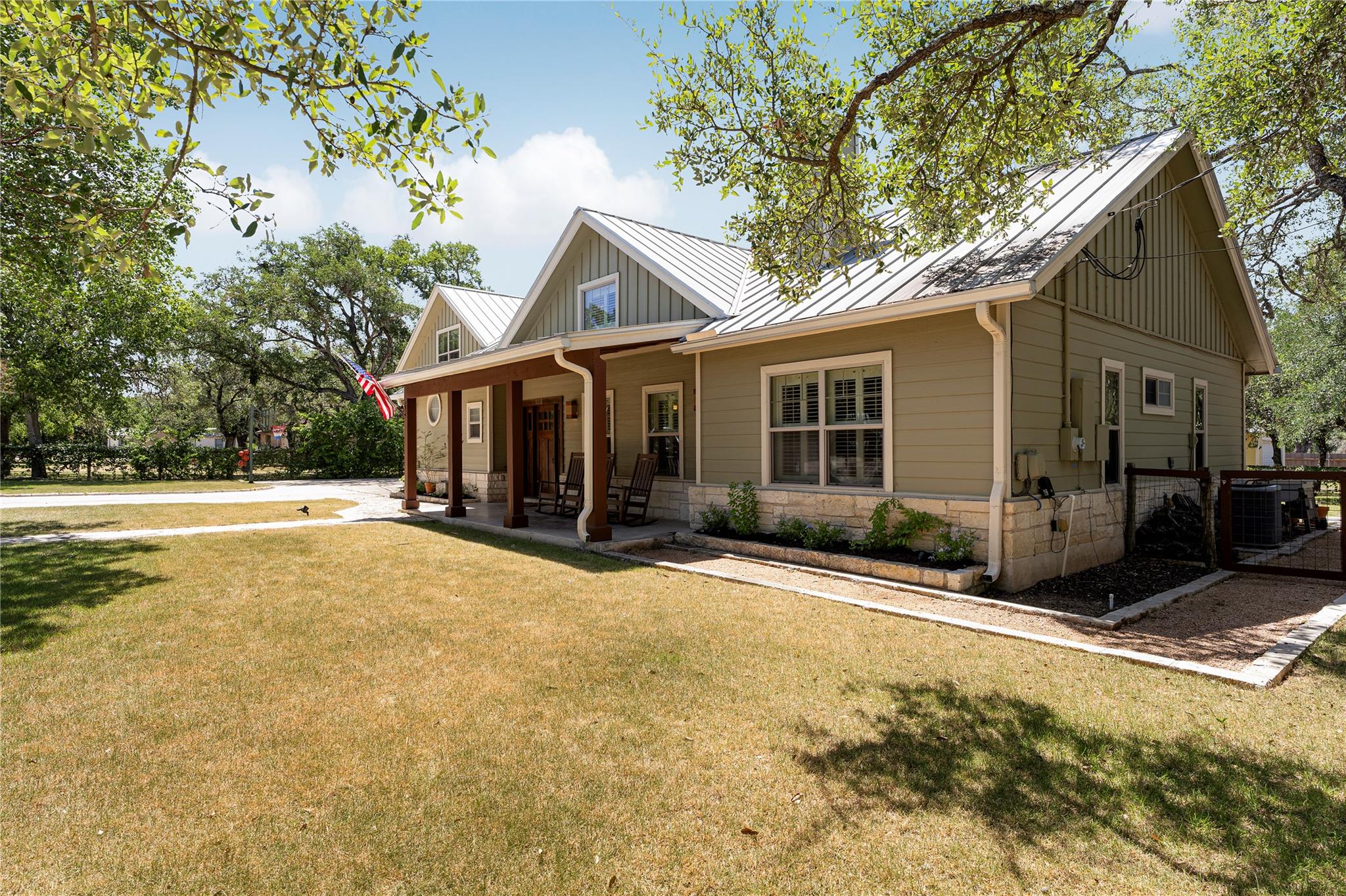 315 Hays ST, Dripping Springs, TX 78620