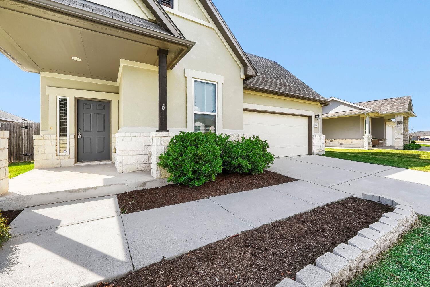 170 Silver Glen DR, Kyle, TX 78640