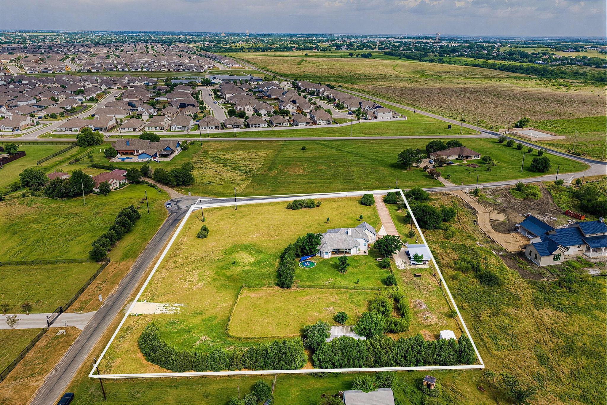 4900 Gate Dancer LN, Pflugerville, TX 78660