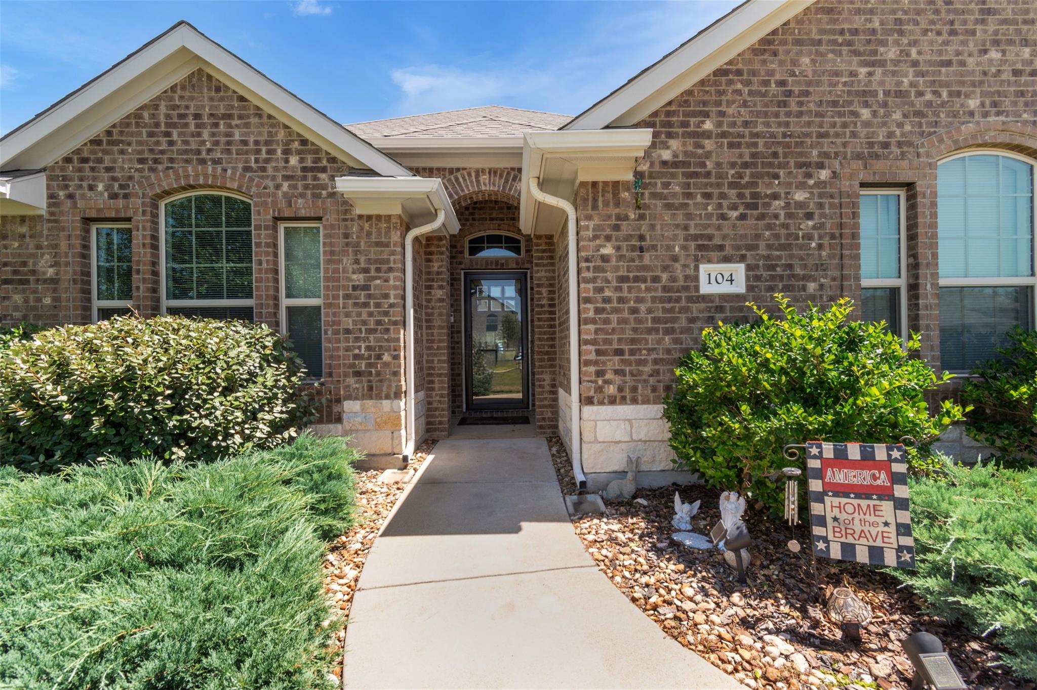 104 Harris Hawk CV, Cedar Creek, TX 78612