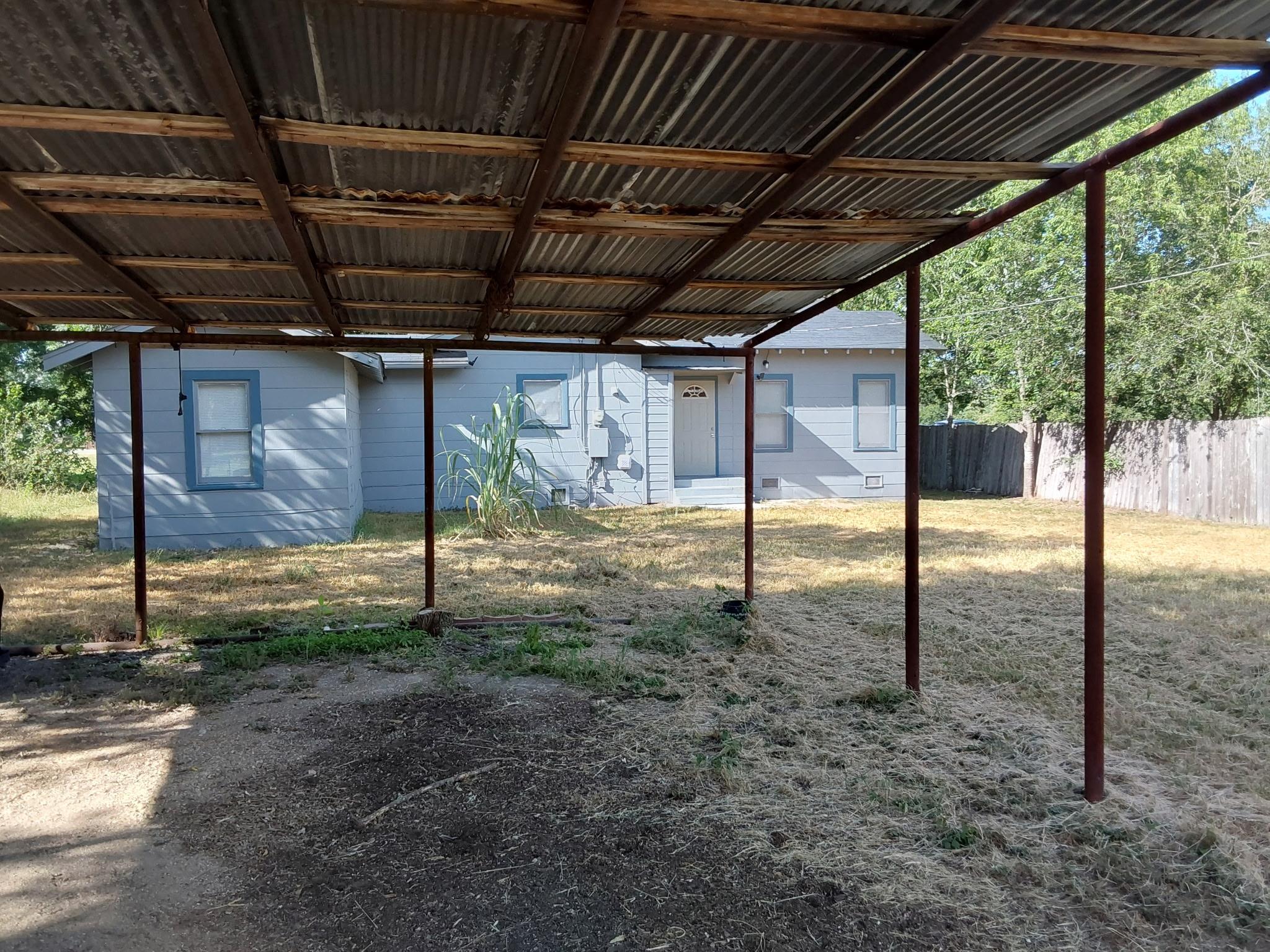513 San Marcos Hw, Luling, TX 78648