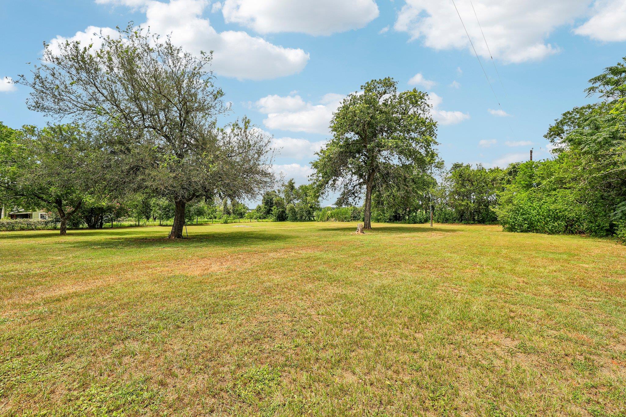 122 Dodd Preston RD, Elgin, TX 78621