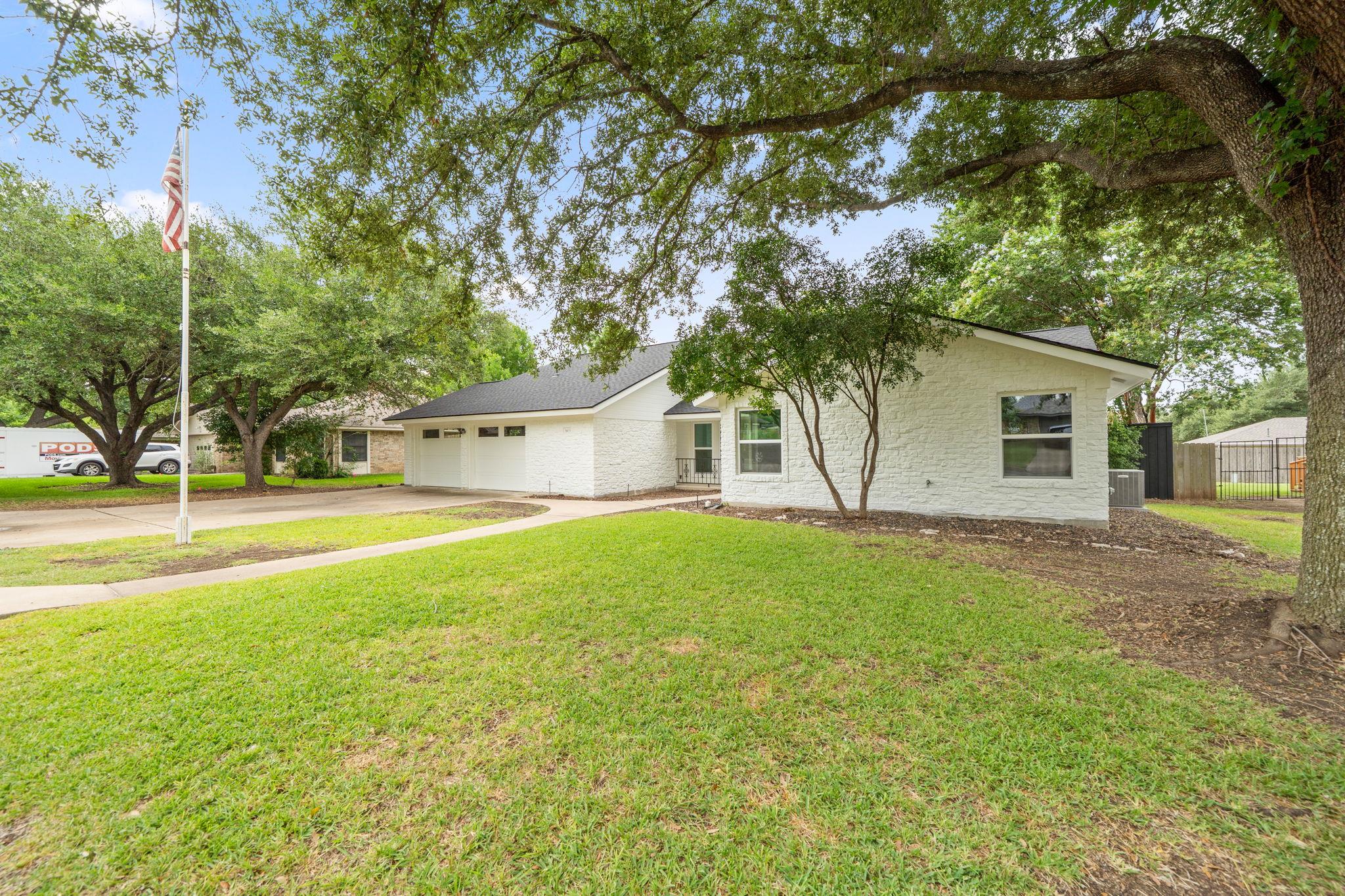 1403 Stone Ridge DR, Taylor, TX 76574