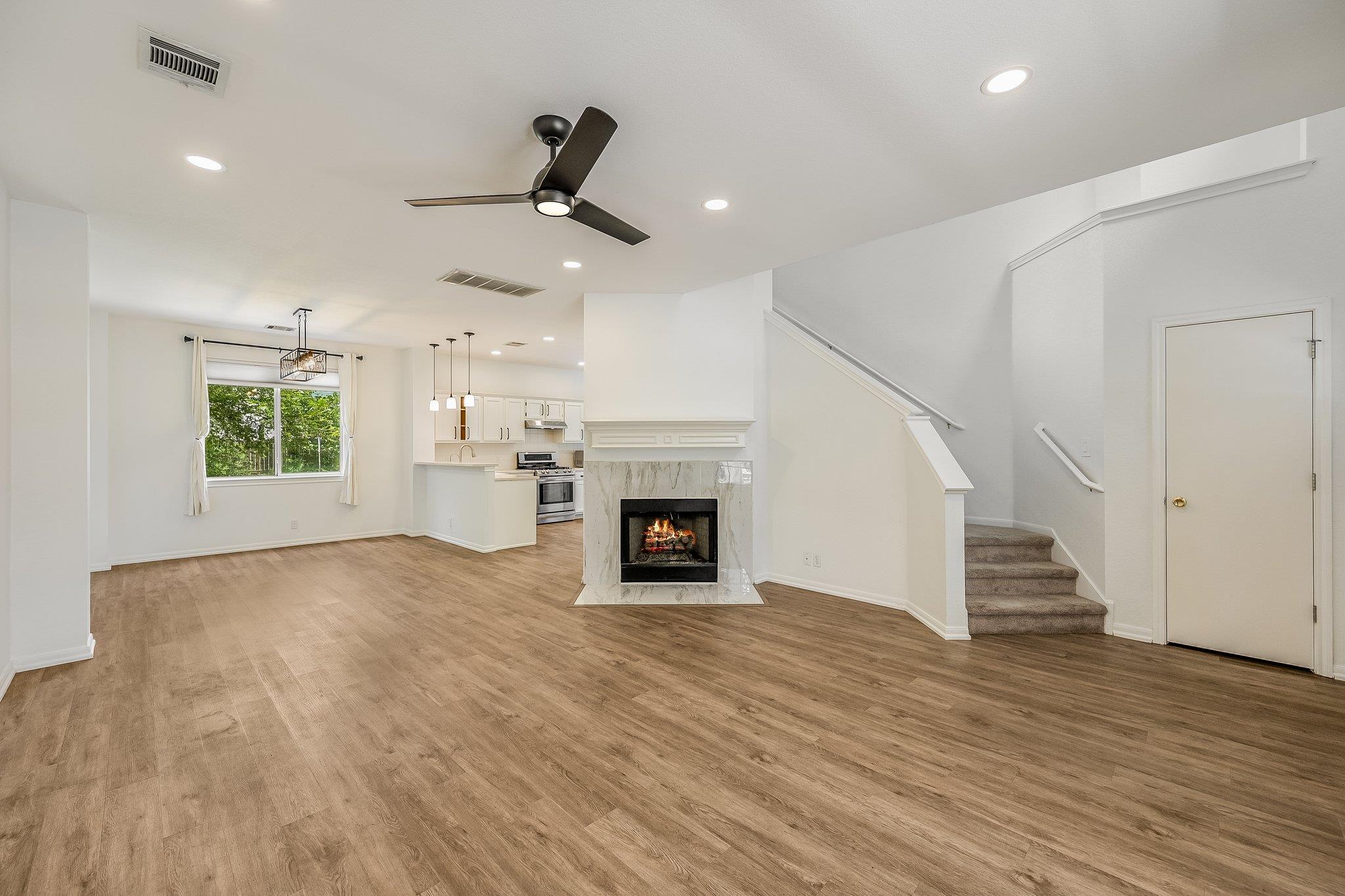 537 Roseberry ST, Buda, TX 78610