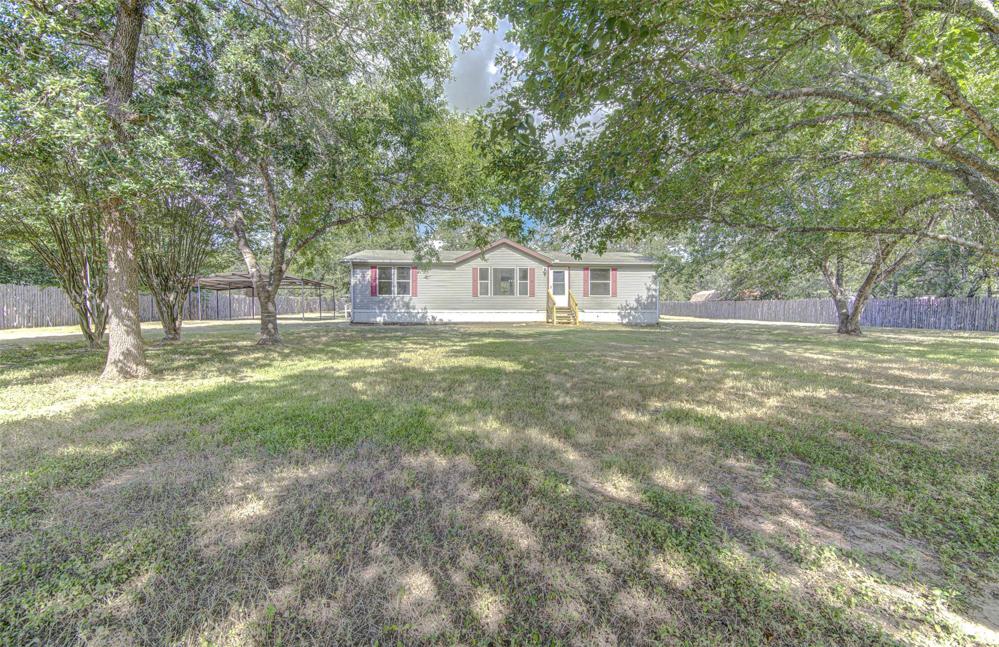 185 Peace Pipe, Smithville, TX 78957