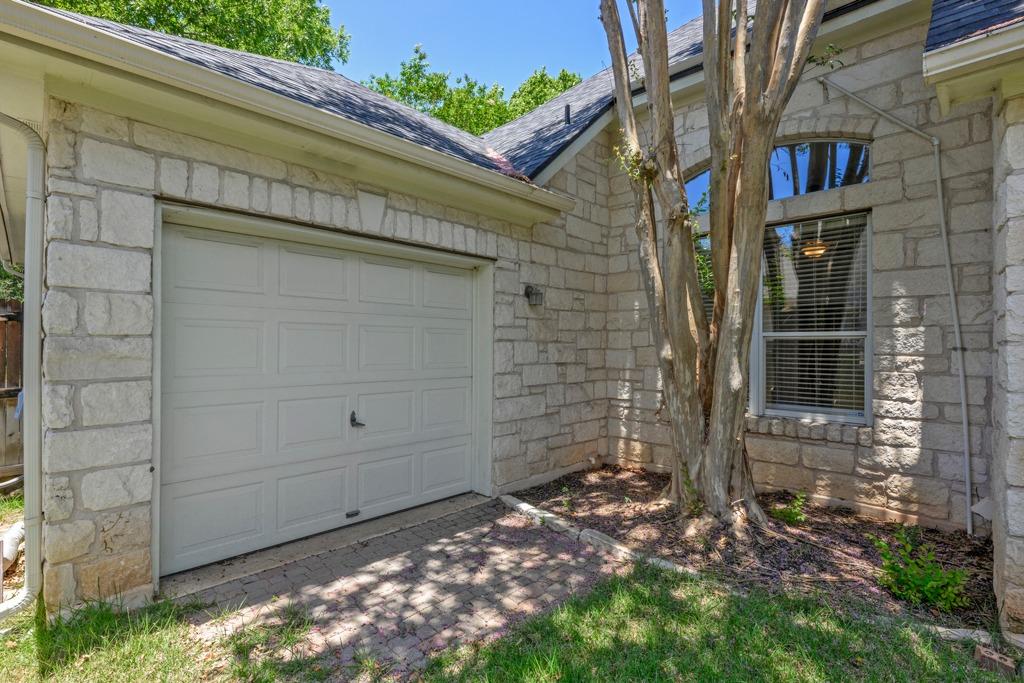 2602 Henley DR, Round Rock, TX 78681