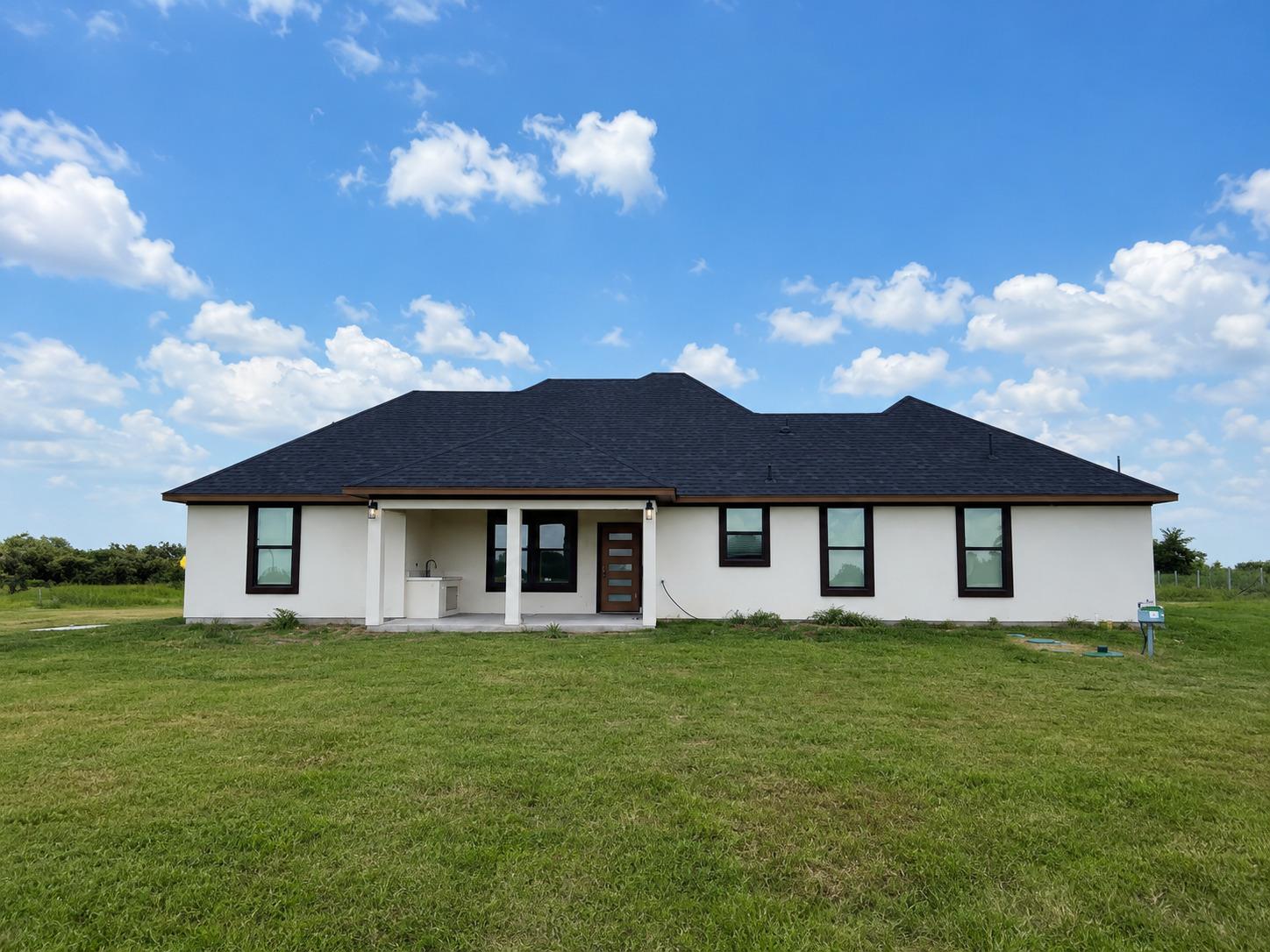 488 County Road 468, Elgin, TX 78621