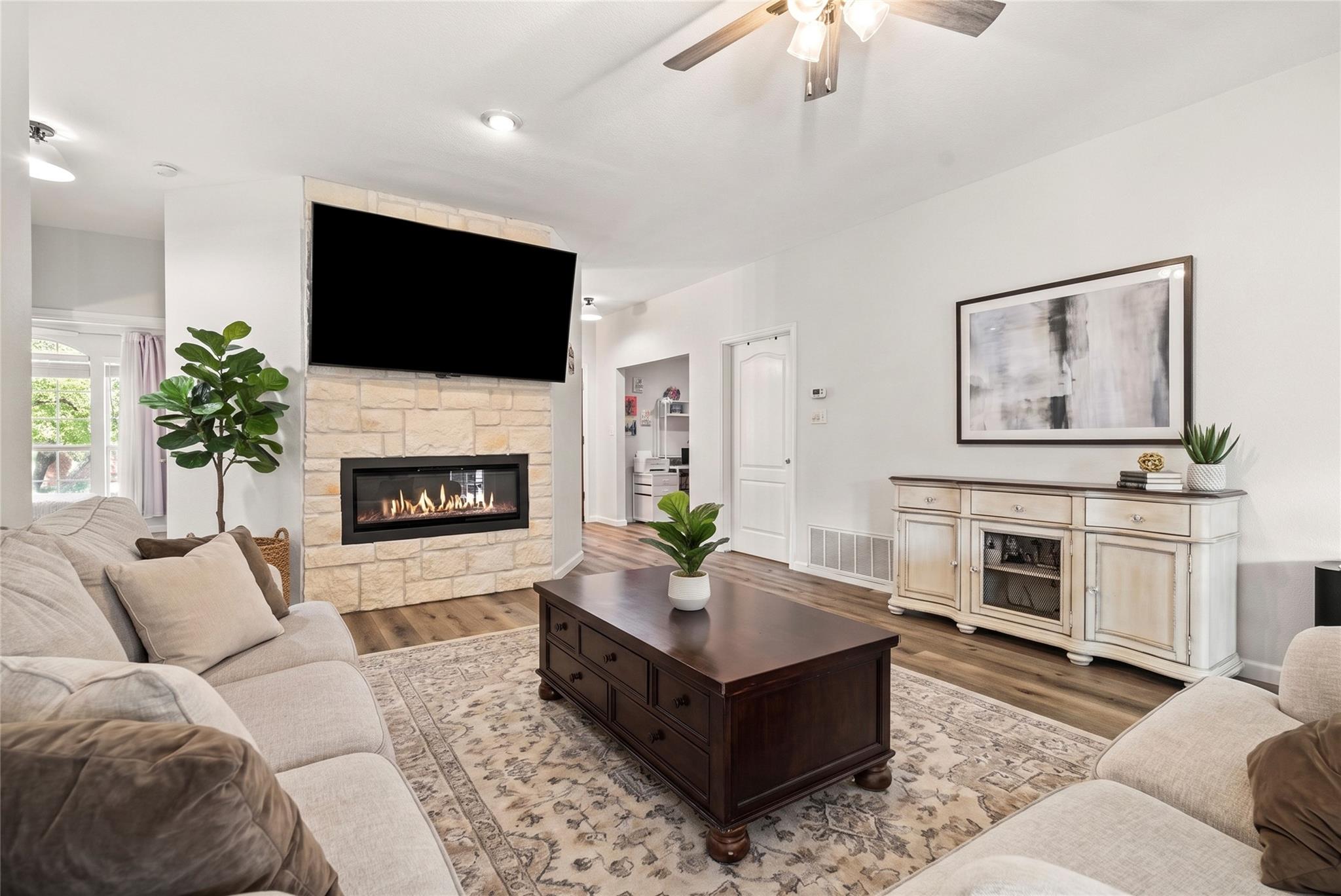 9024 Heiden LN, Austin, TX 78749