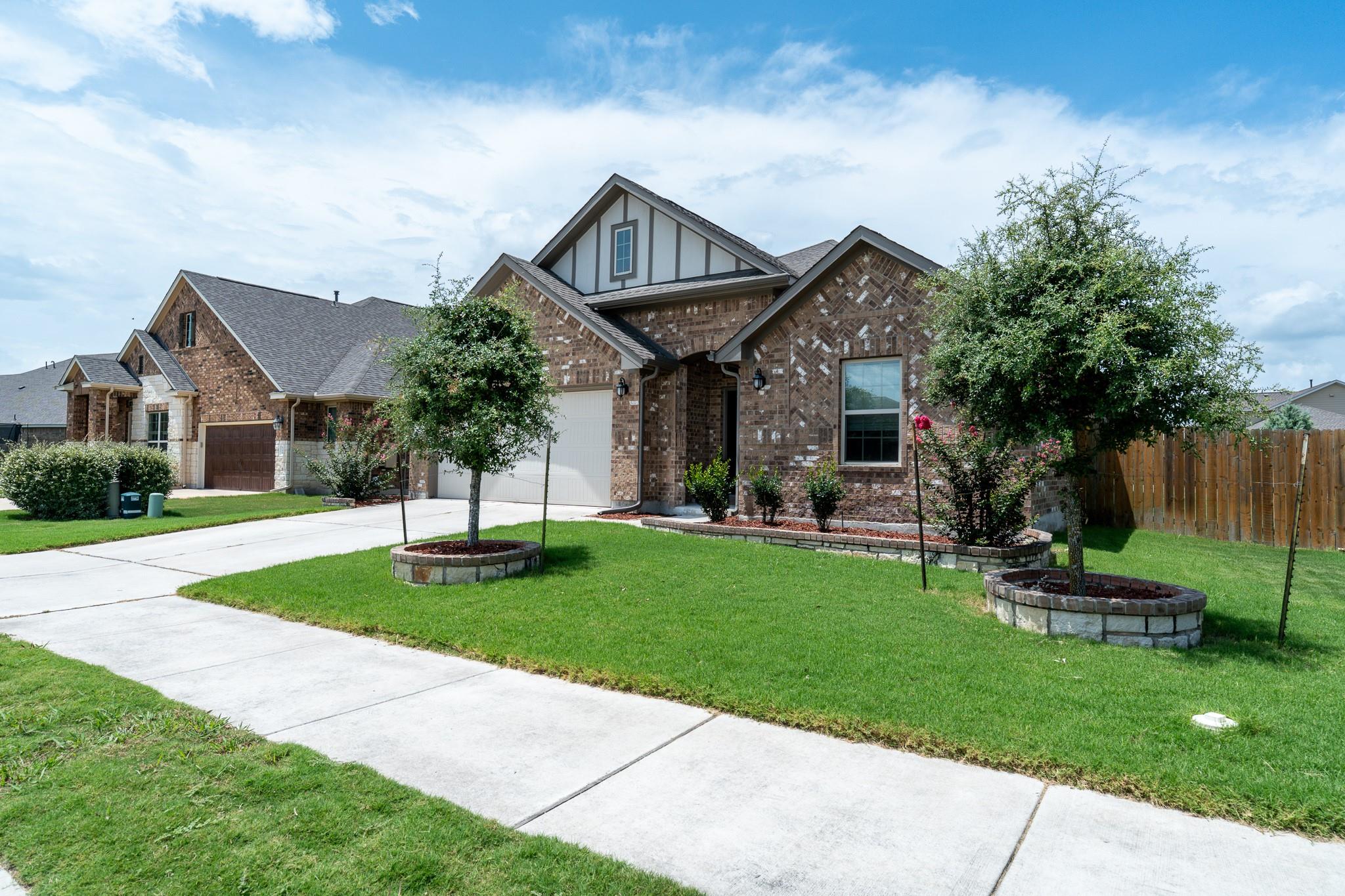 117 Skylark LN, Hutto, TX 78634