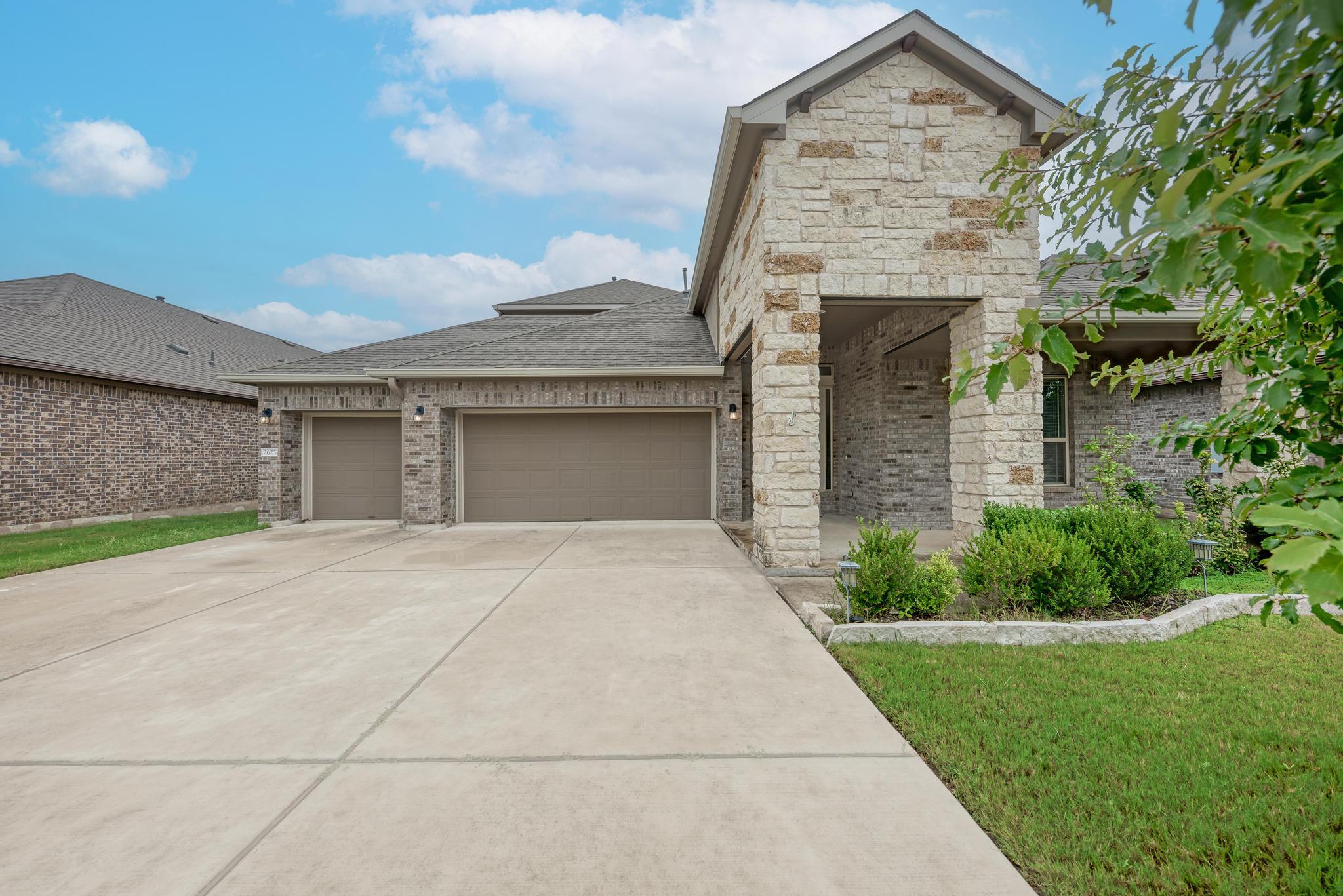 2625 Bowen ST, Leander, TX 78641