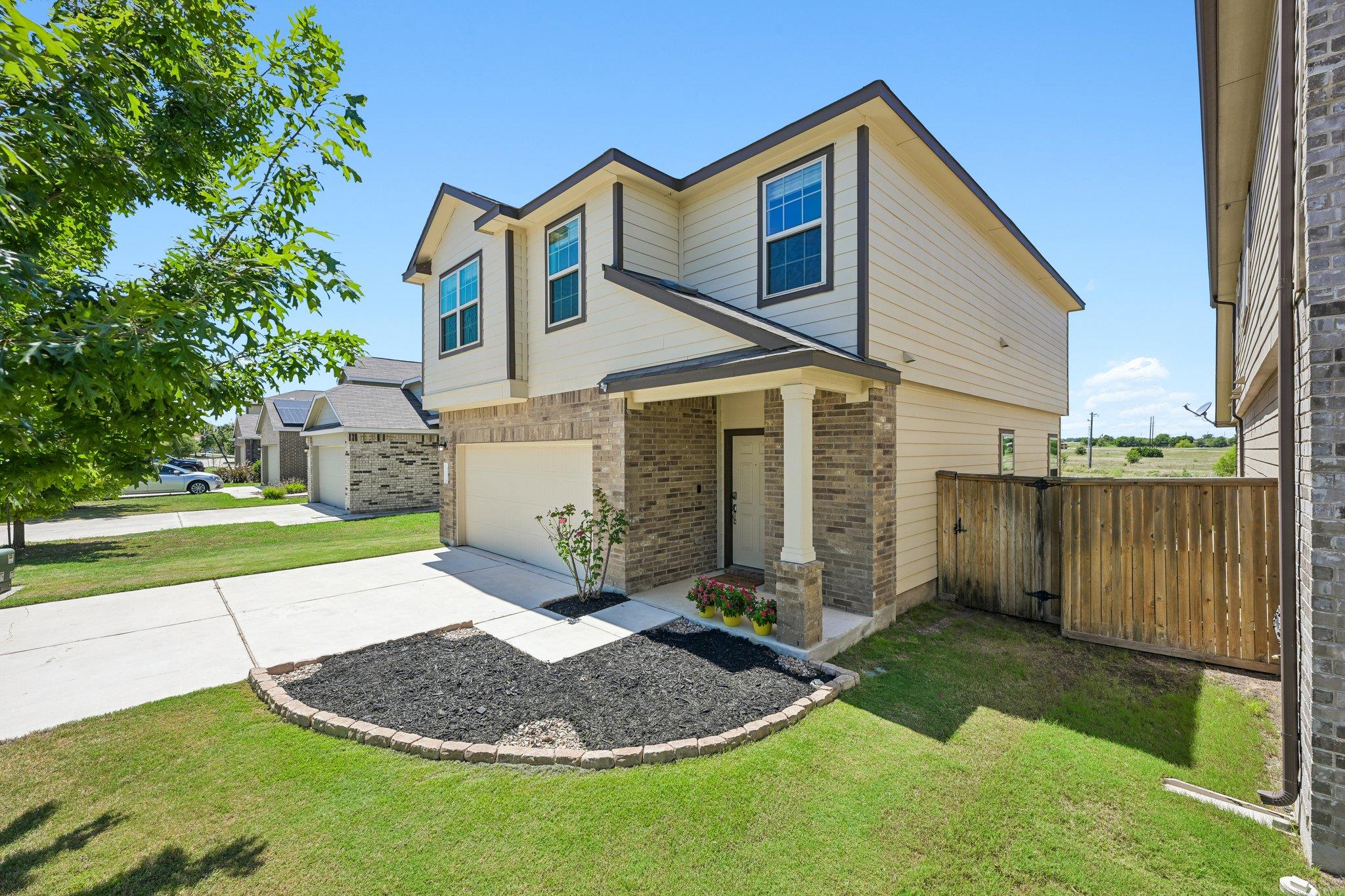 417 Greatest Gift Way, Jarrell, TX 76537
