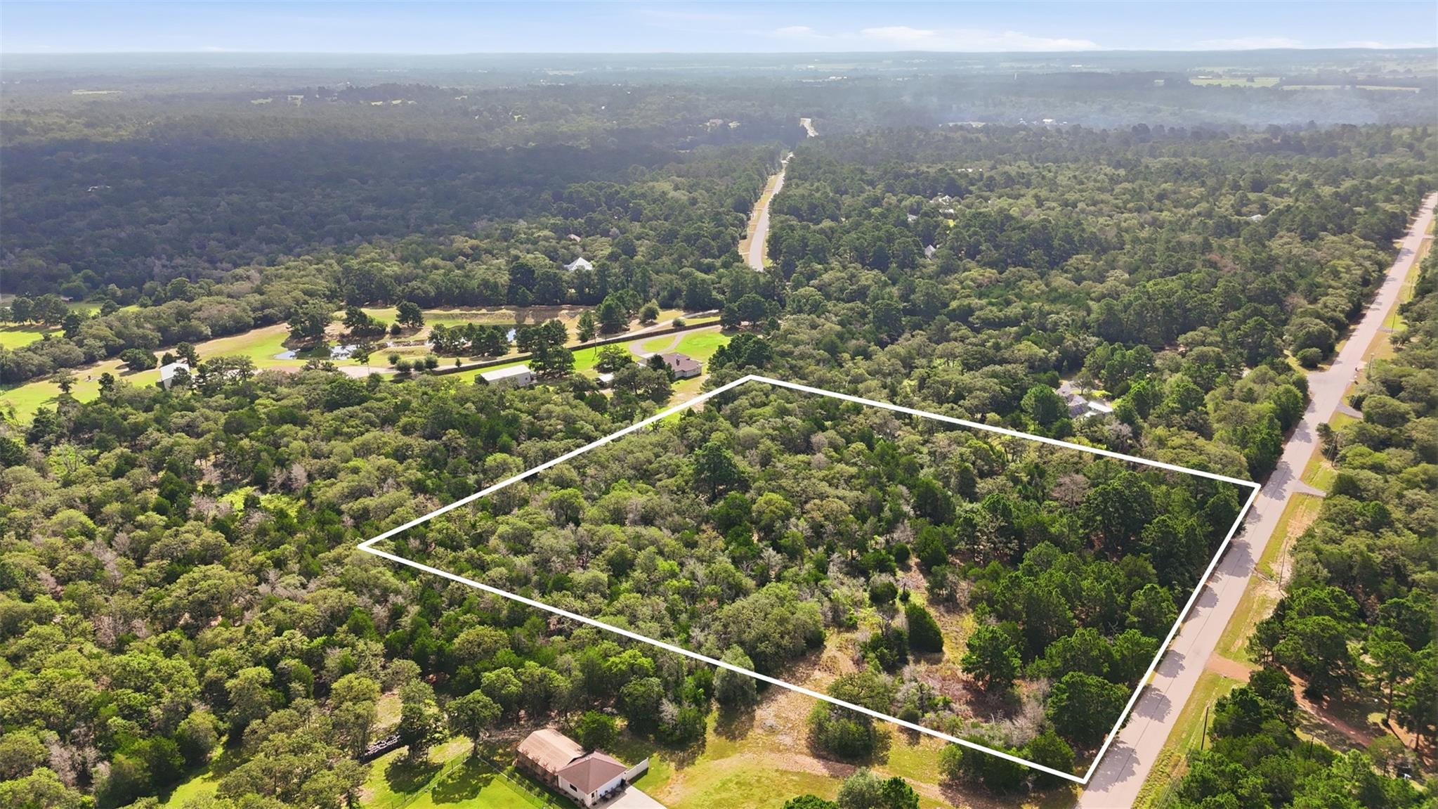 318 Corral RD, Smithville, TX 78957