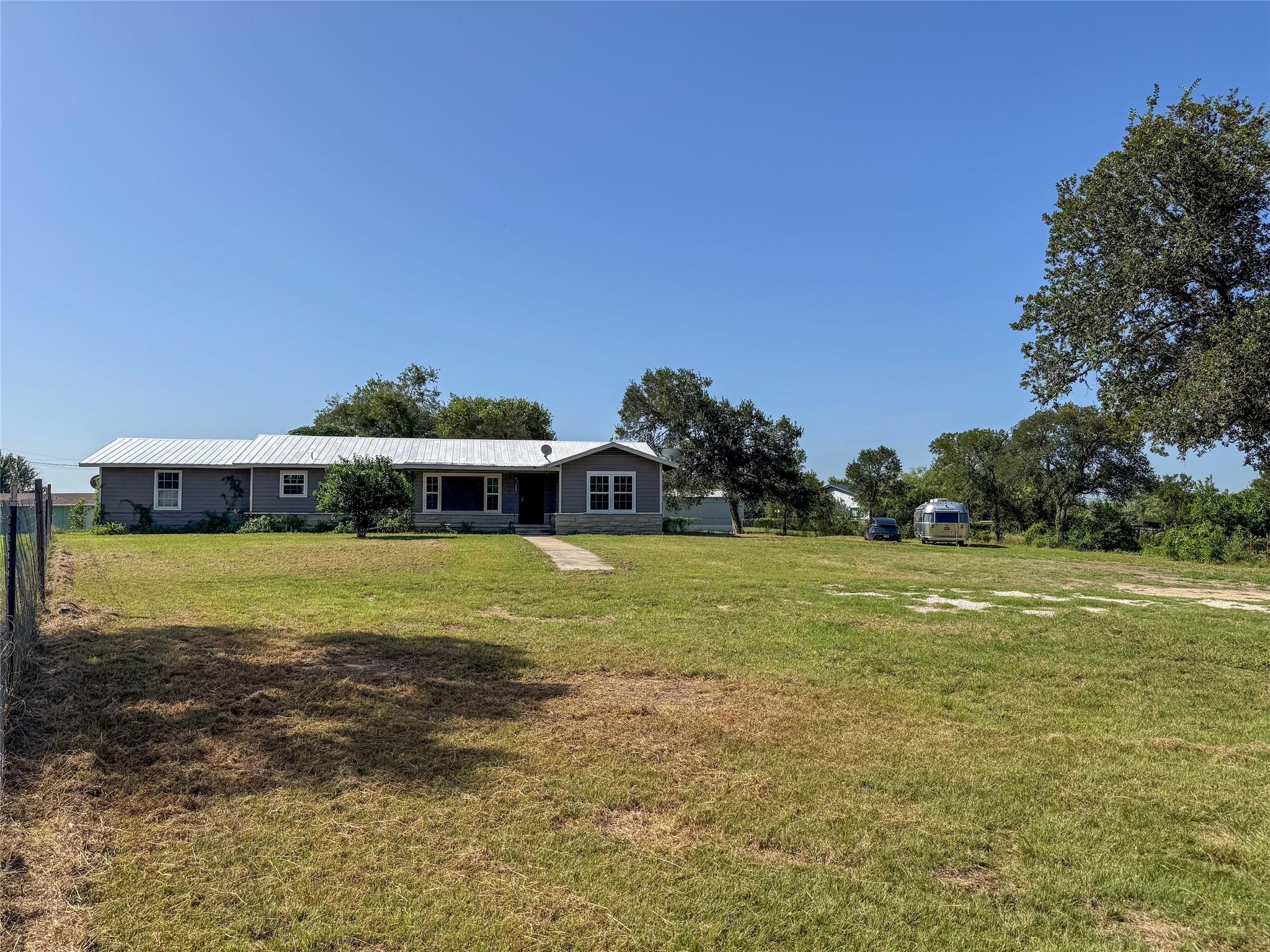 2813 Highway 21 W, Dale, TX 78616