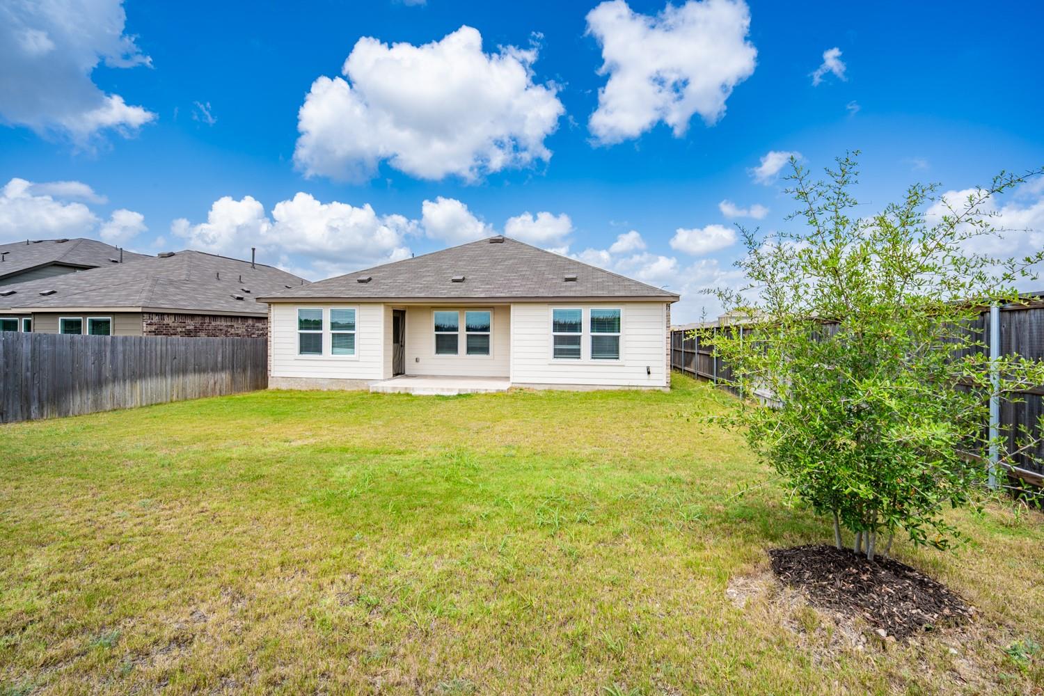 448 Sebring CIR, Hutto, TX 78634