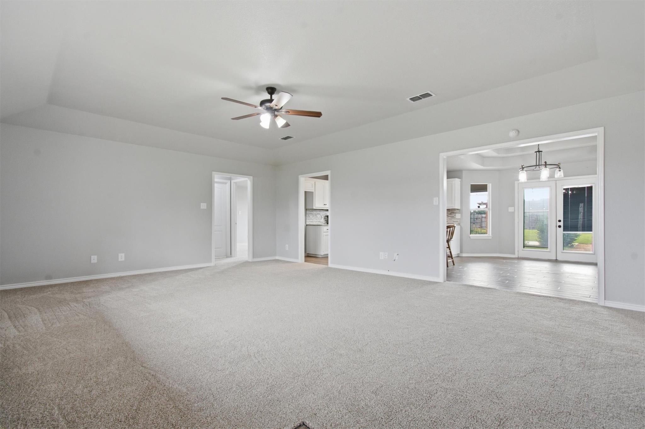 325 Meadow Valley Loop, Jarrell, TX 76537
