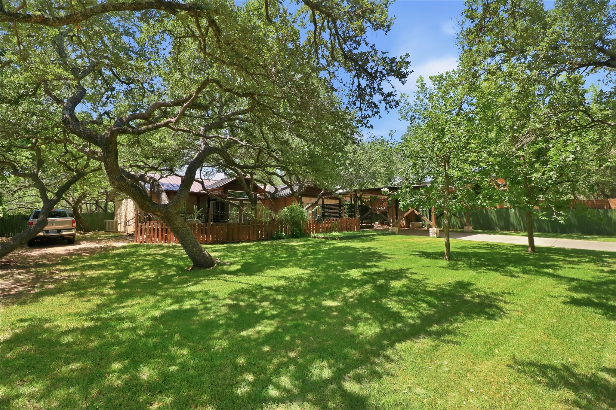 102 N Lake Hills DR, Austin, TX 78733