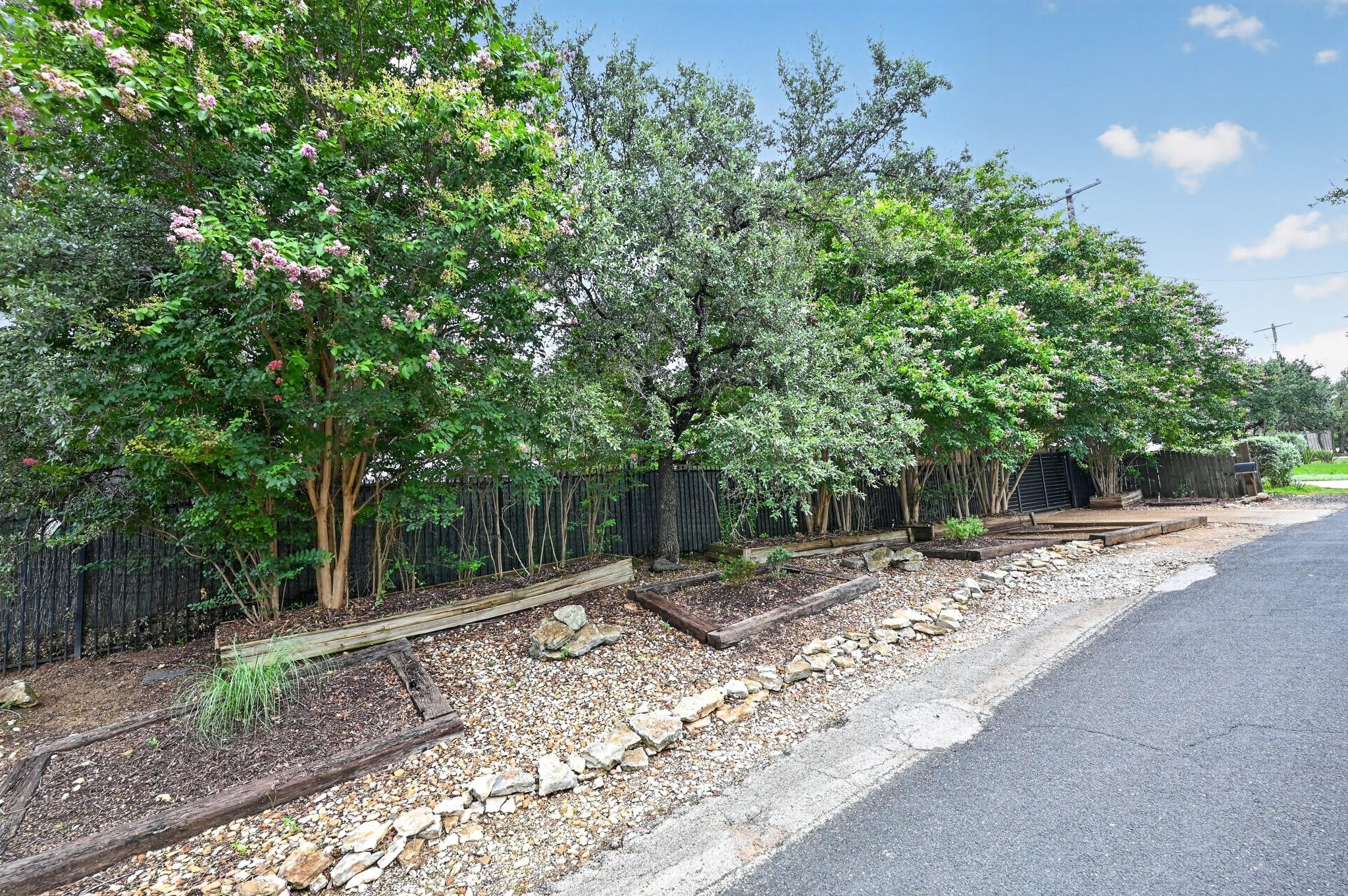 102 N Lake Hills DR, Austin, TX 78733