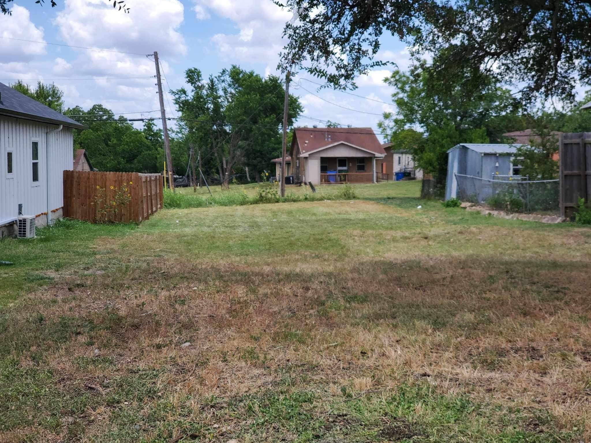 708 Washburn ST, Taylor, TX 76574