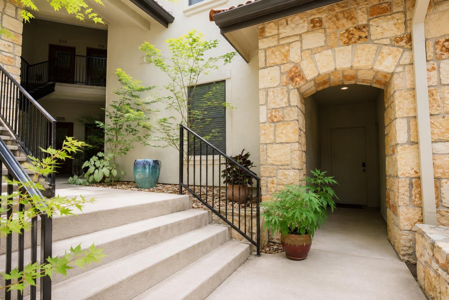 1000 Liberty Park DR #208, Austin, TX 78746