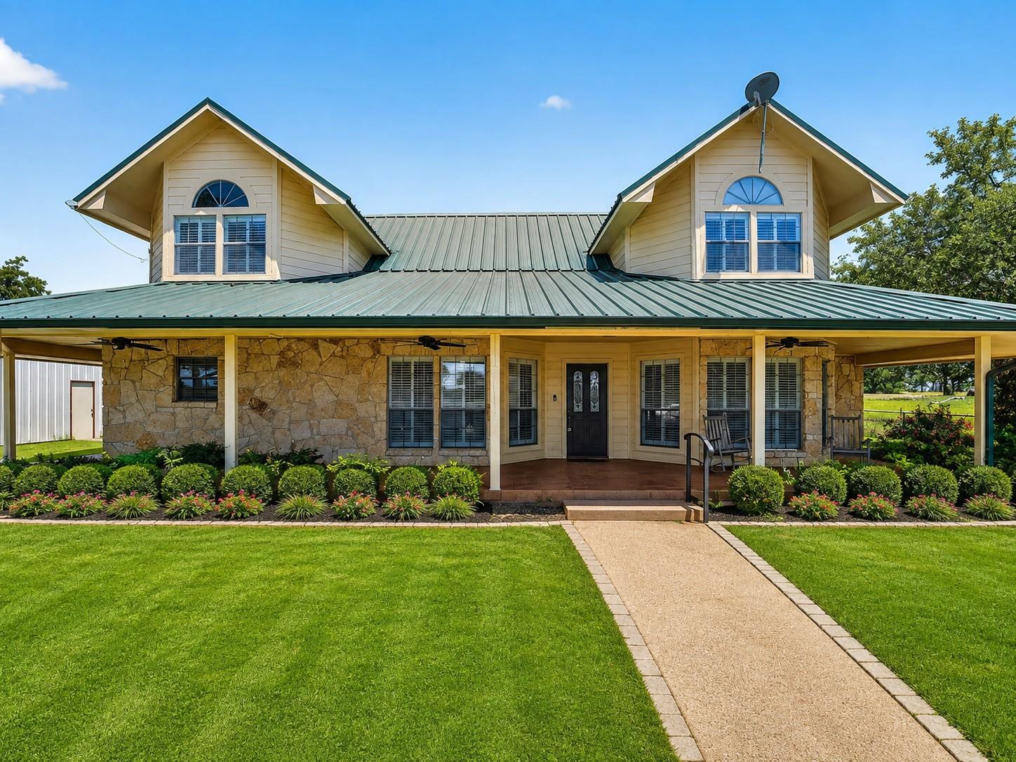 203 Oxbow TRL, Marble Falls, TX 78654