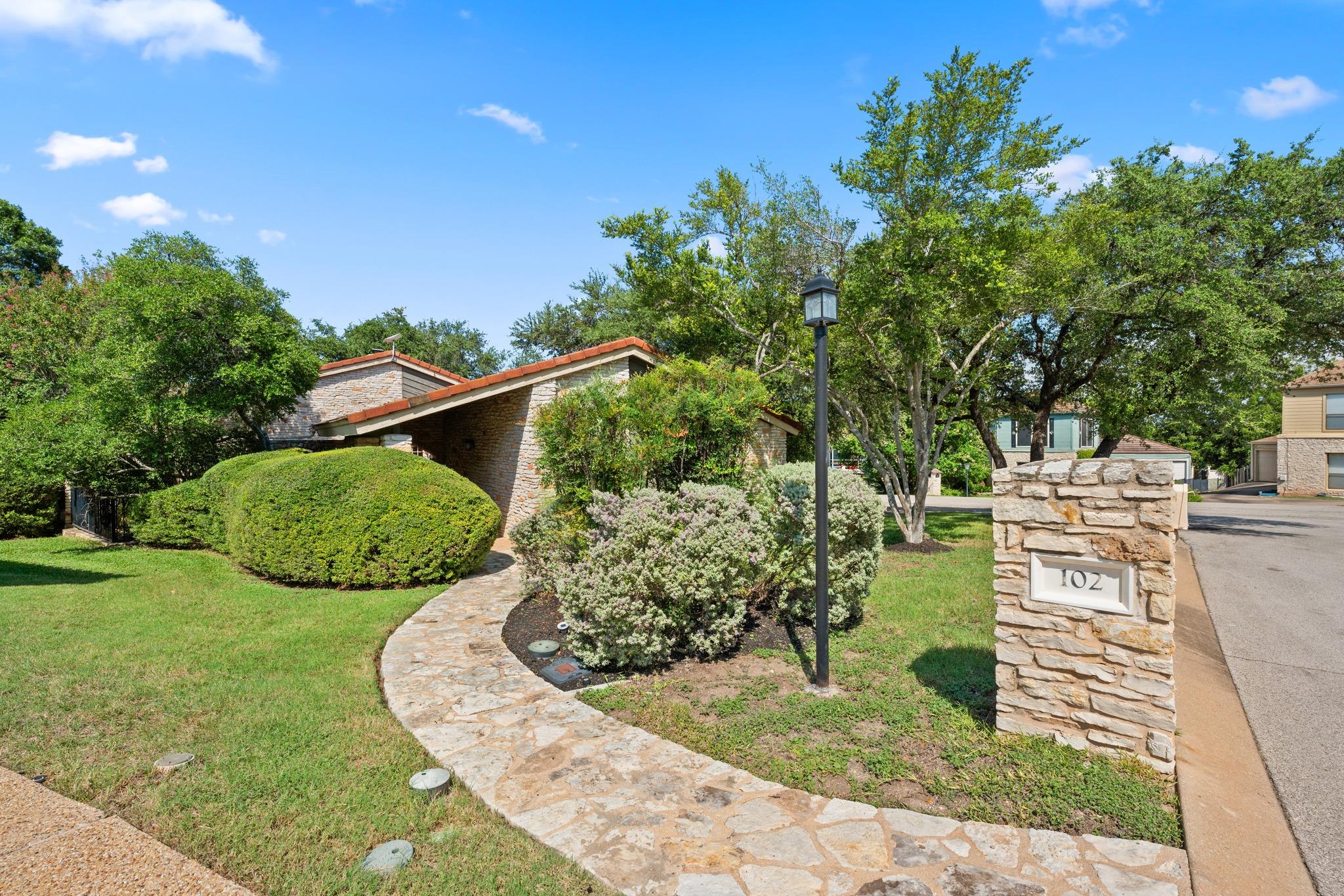 102 Crescent BLF, Lakeway, TX 78734
