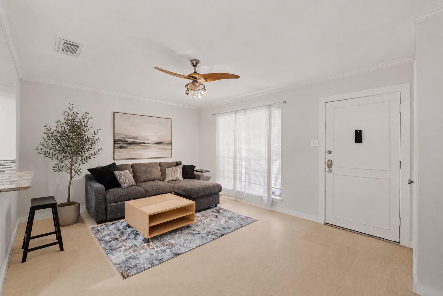7920 Rockwood LN #216, Austin, TX 78757