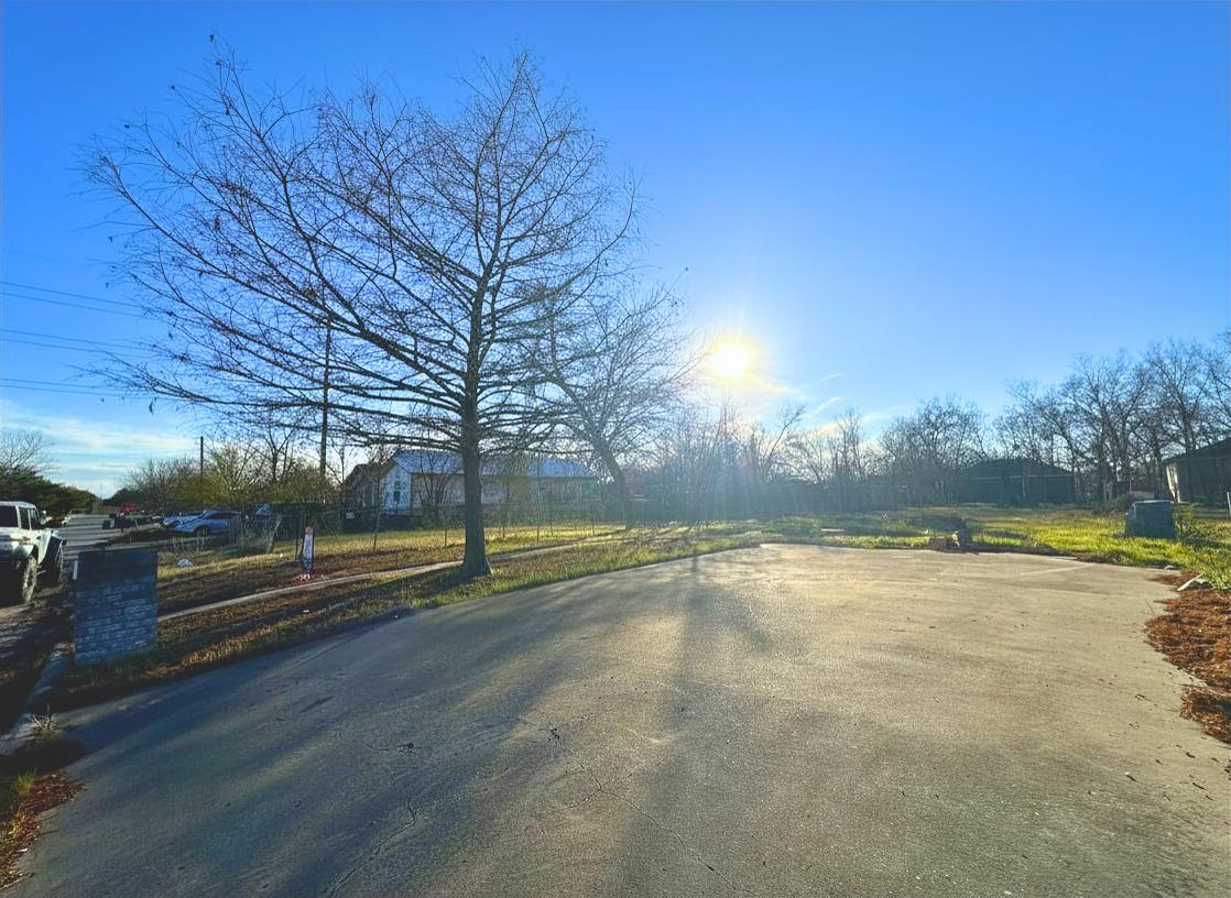 404 Sturgis ST, Taylor, TX 76574