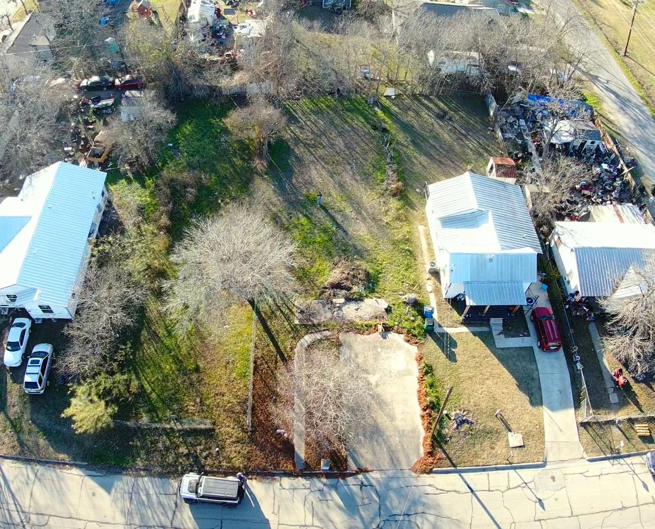 404 Sturgis ST, Taylor, TX 76574