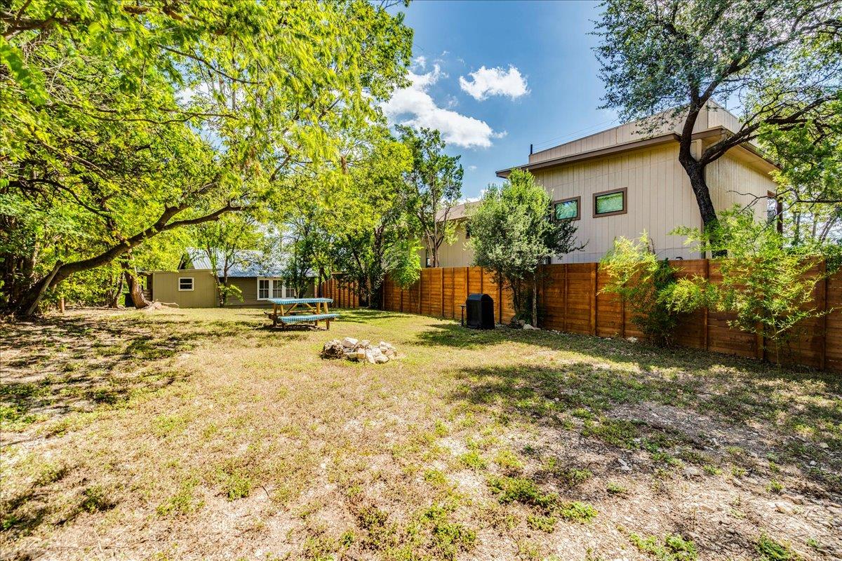 613 Peacock LN, Austin, TX 78704