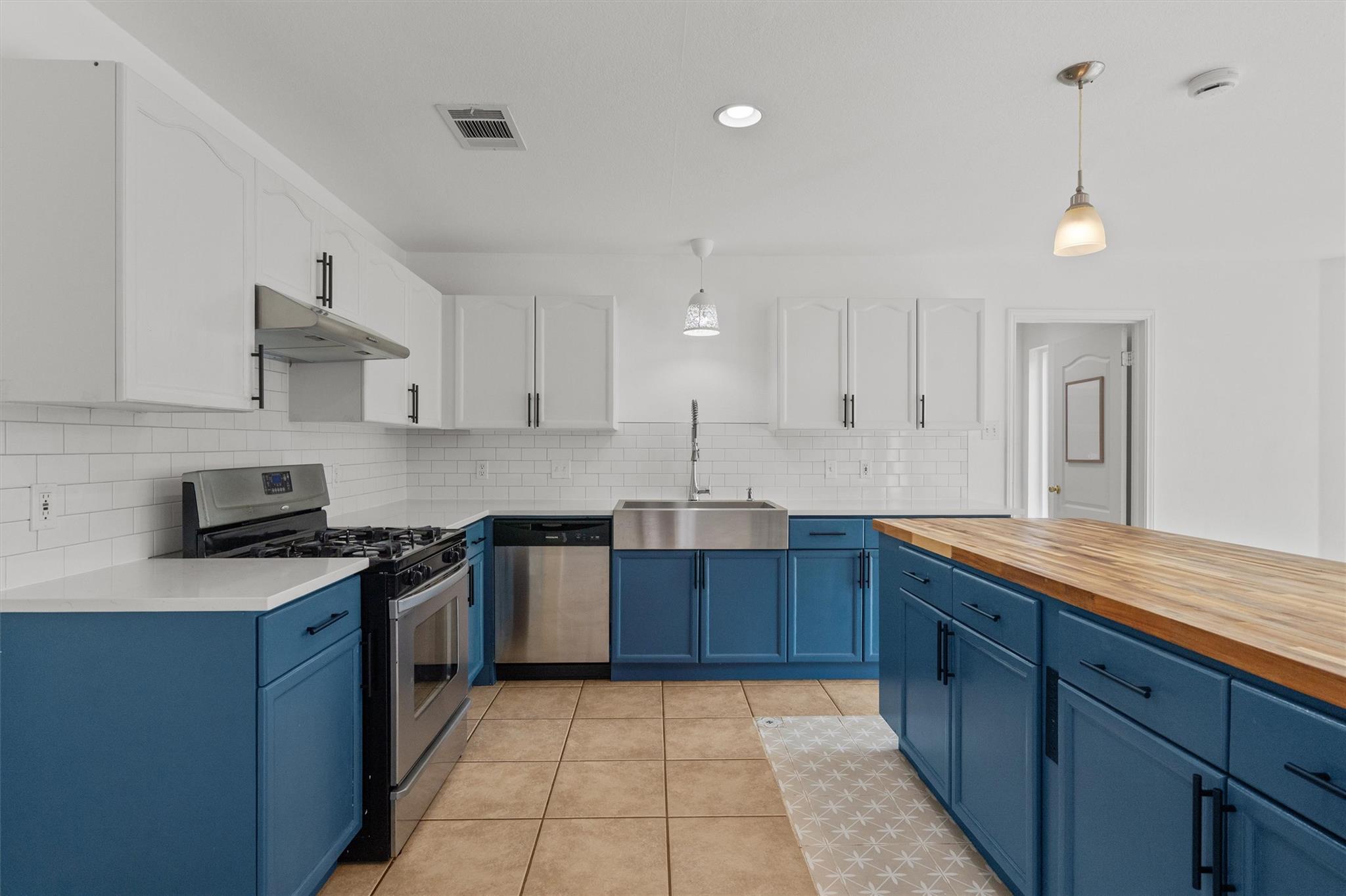 3744 Top Rock LN, Round Rock, TX 78681