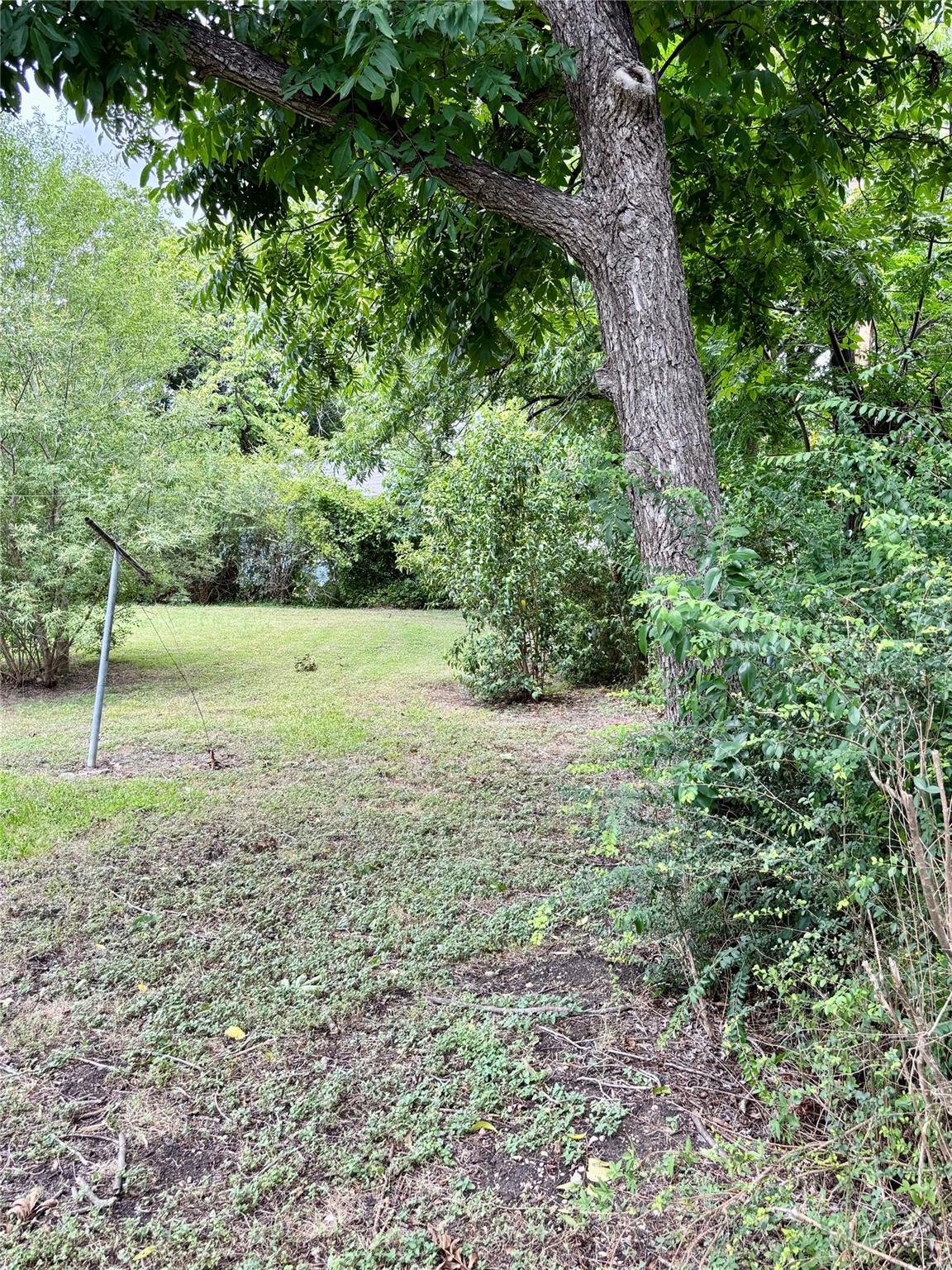 415 E 7th ST, Taylor, TX 76574