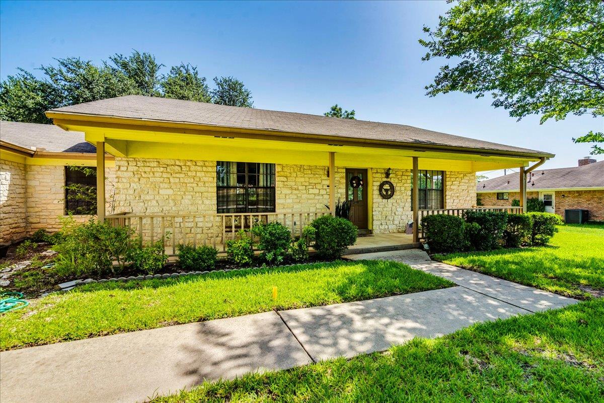 1704 Buttercup RD, Pflugerville, TX 78660
