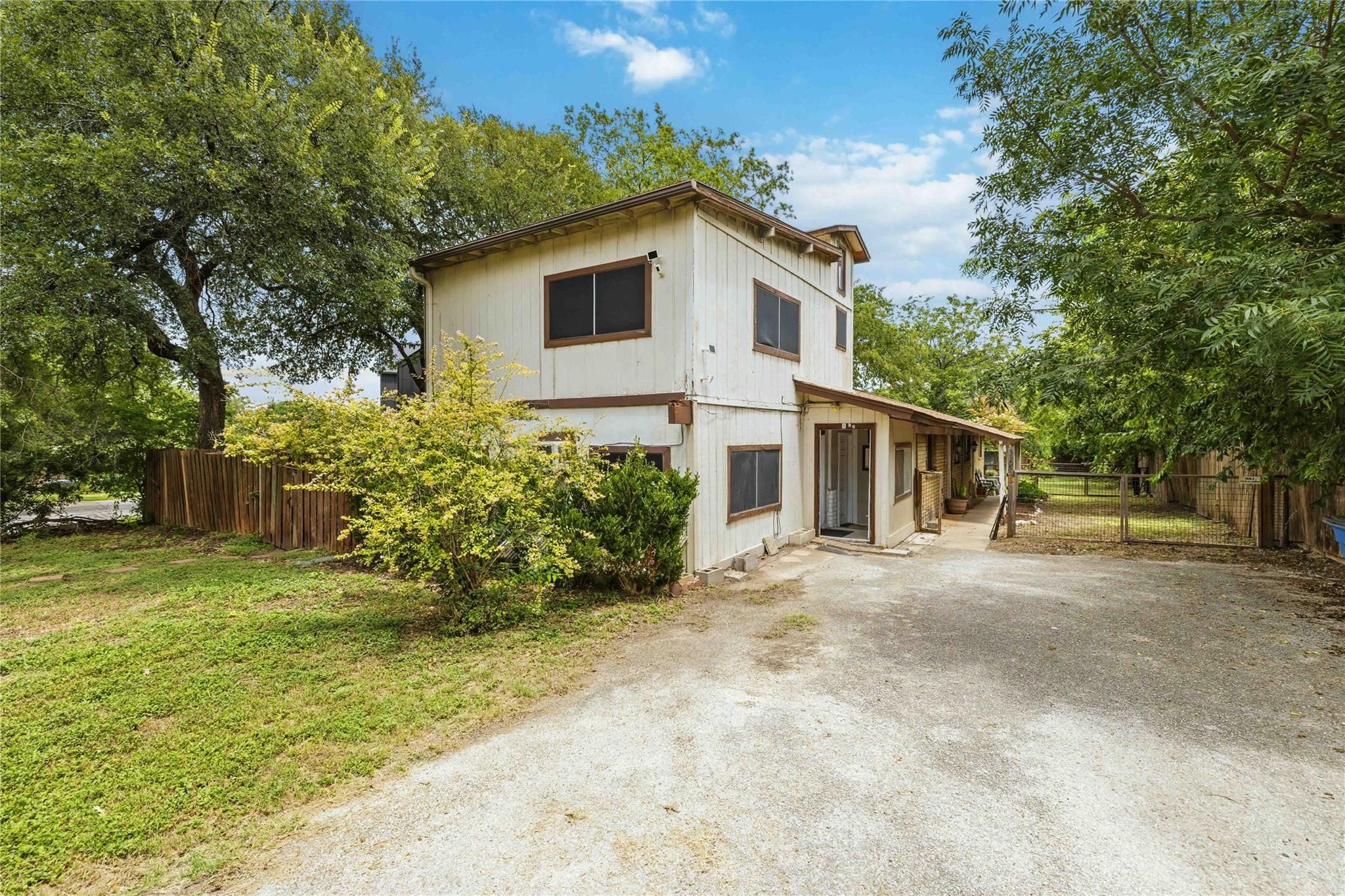 3305 Dolphin DR, Austin, TX 78704