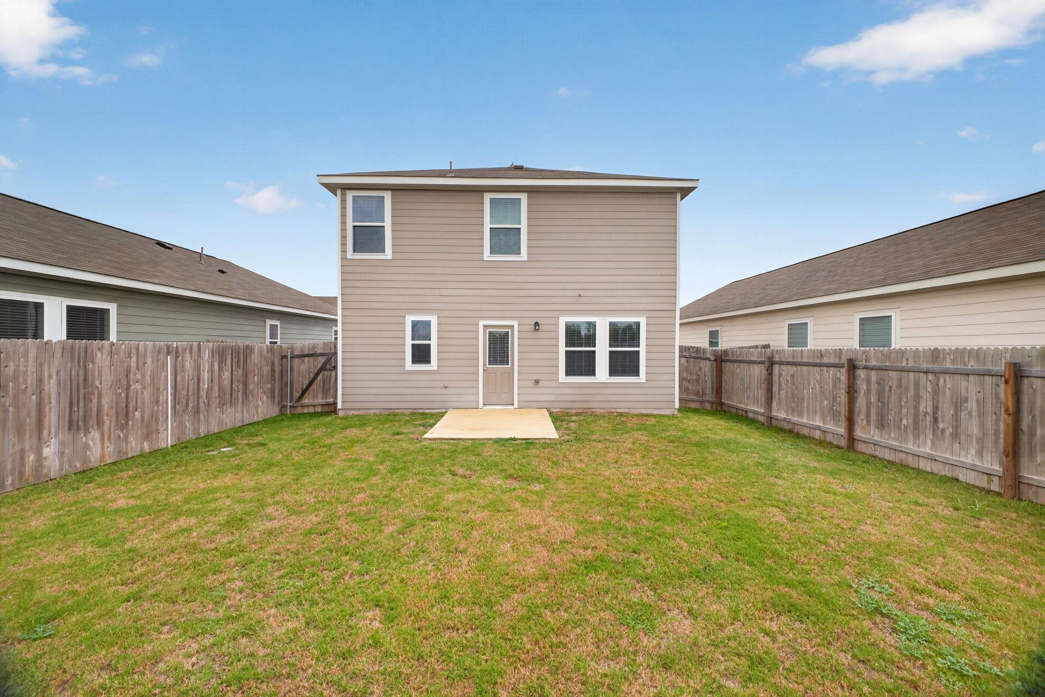 507 Red Fish LN, Hutto, TX 78634