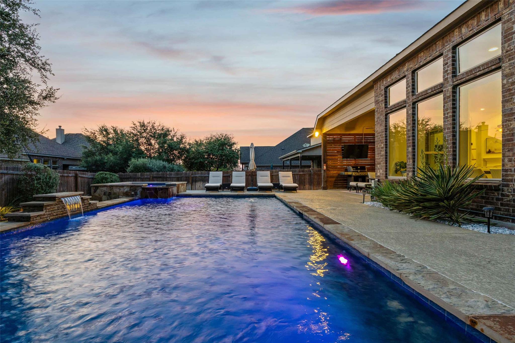 905 Bliss LN, Leander, TX 78641