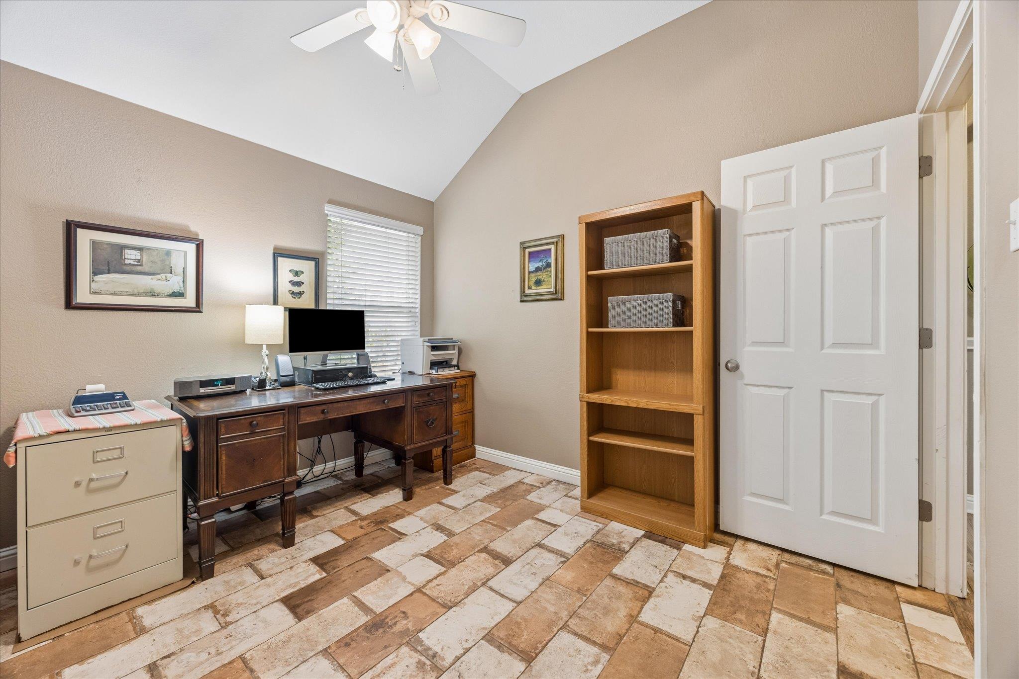 230 Middle Creek CRK, Buda, TX 78610