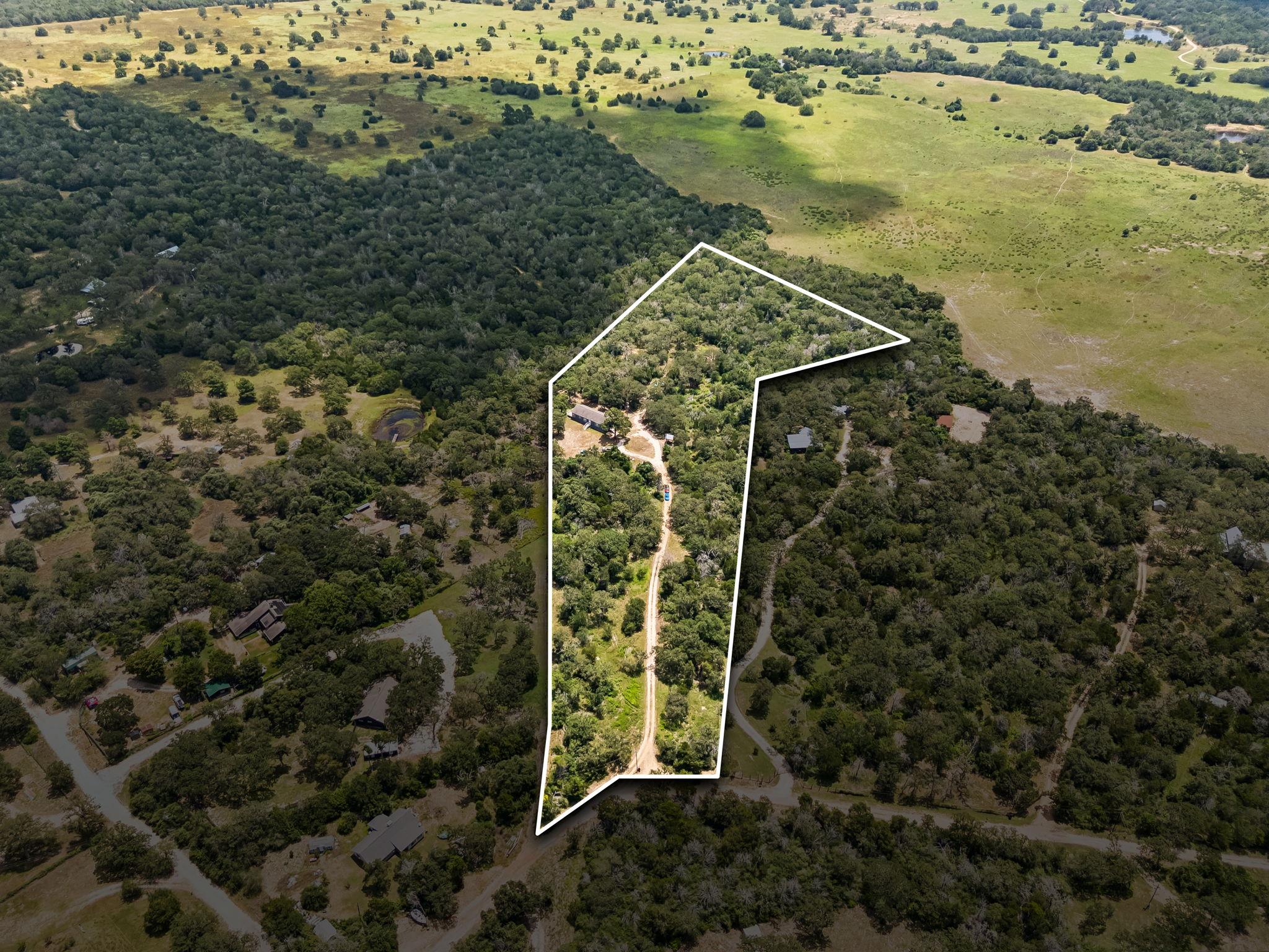 260 Dickerson LN, Elgin, TX 78621