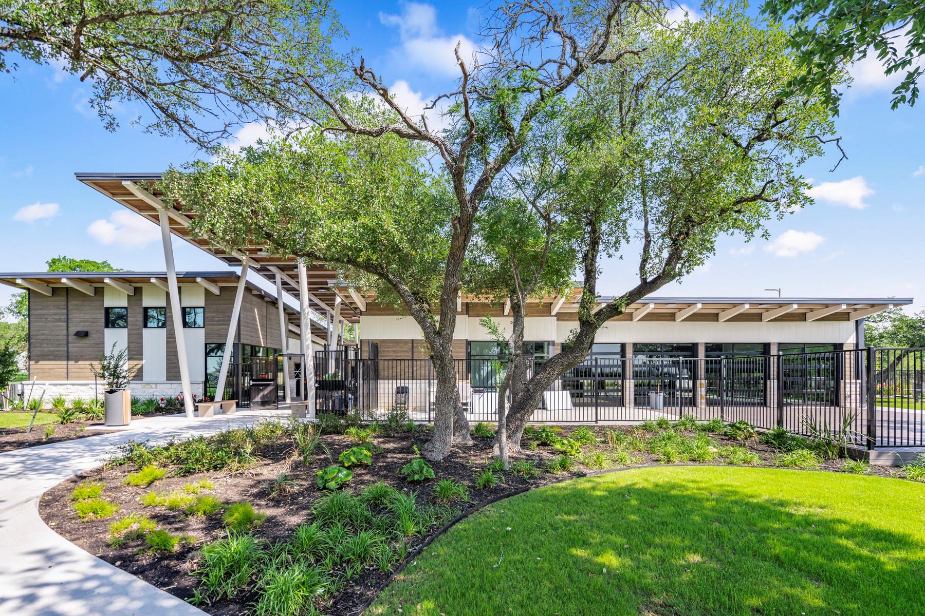 133 Captain Dooley LN, Jarrell, TX 76537